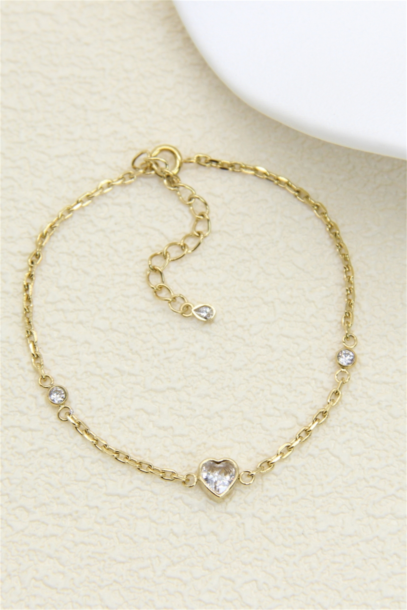 Grossiste Bellissima - Bracelet Cœur Zircon en acier inoxydable– Chic fin et ultra-mignon
