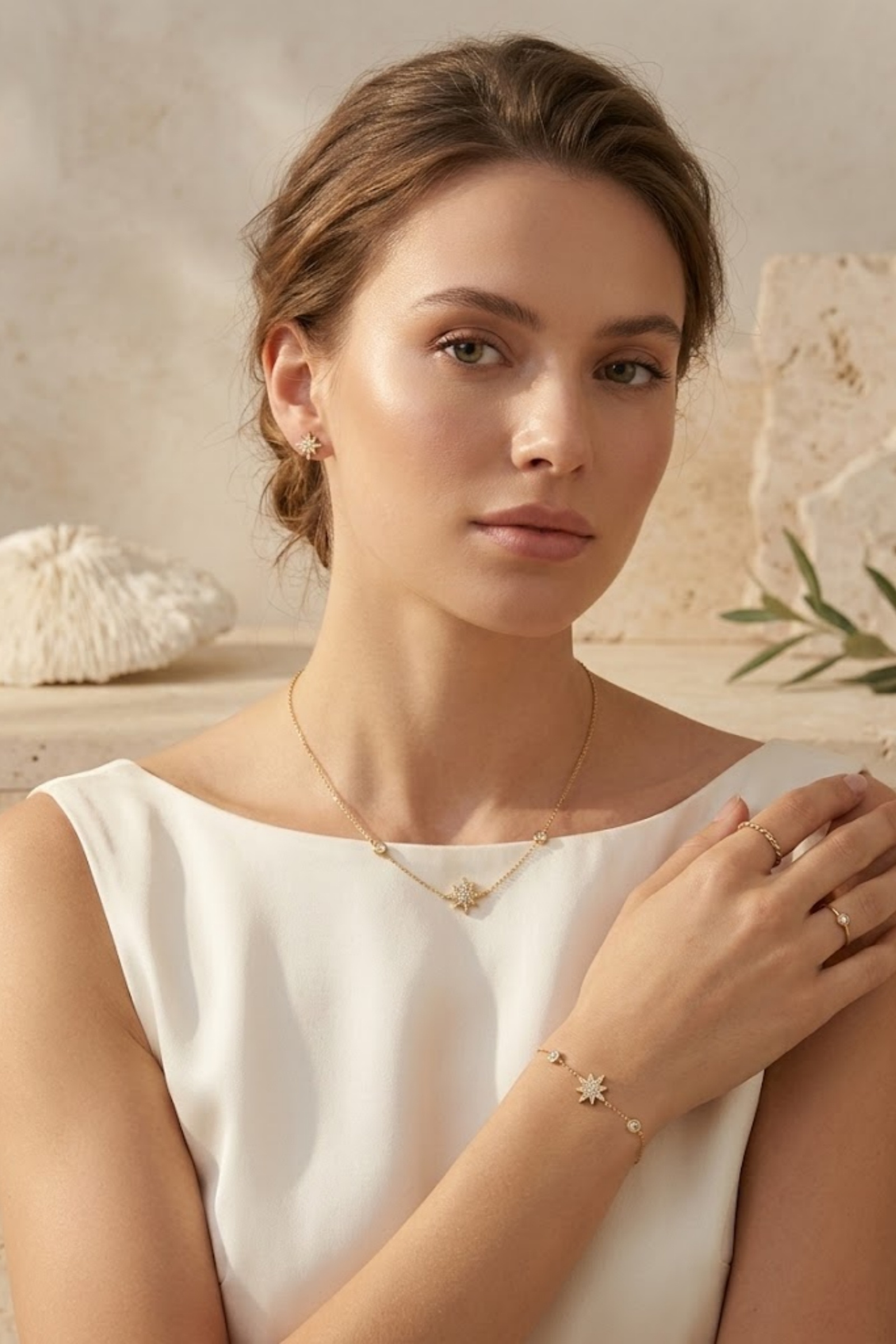 Grossiste Bellissima - Bracelet Étoile Strass Doré – Bracelet Acier Inoxydable Délicat
