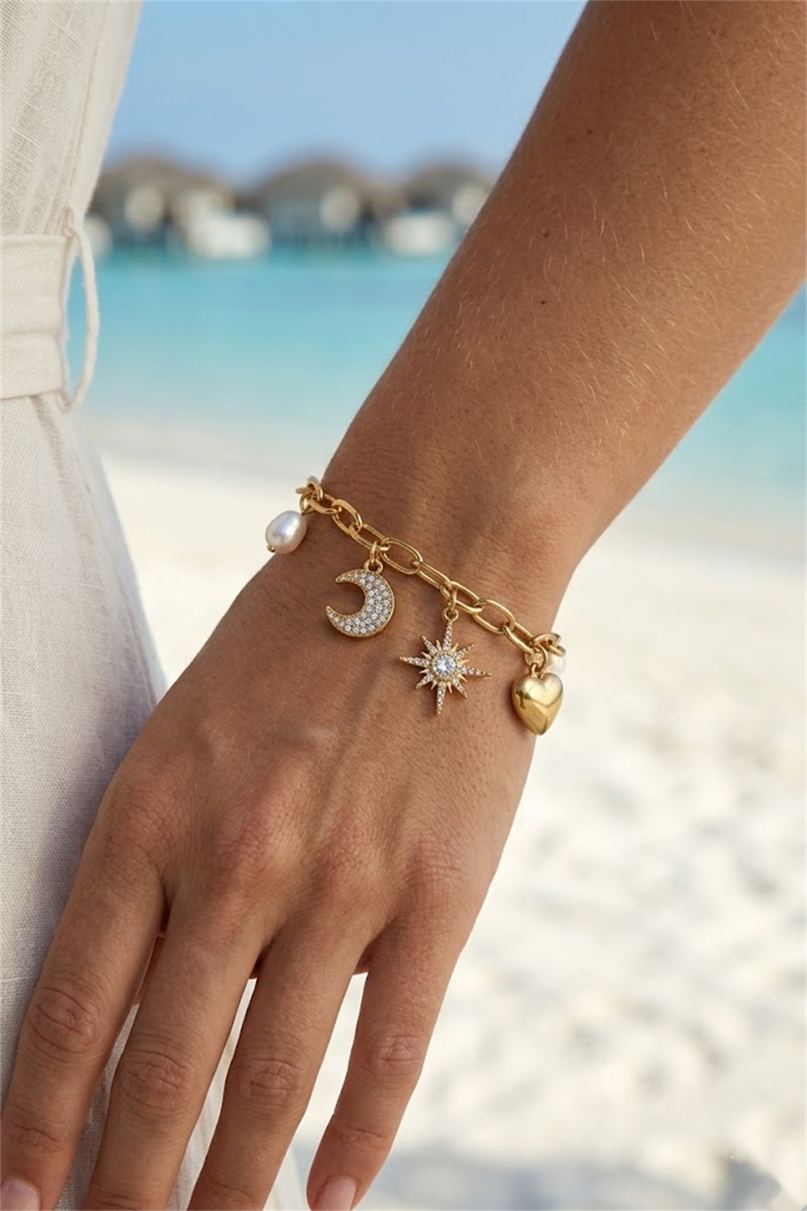 Mayorista Bellissima - Pulsera de Charms de Acero Inoxidable – Charms de Sol y Estrella Glamour