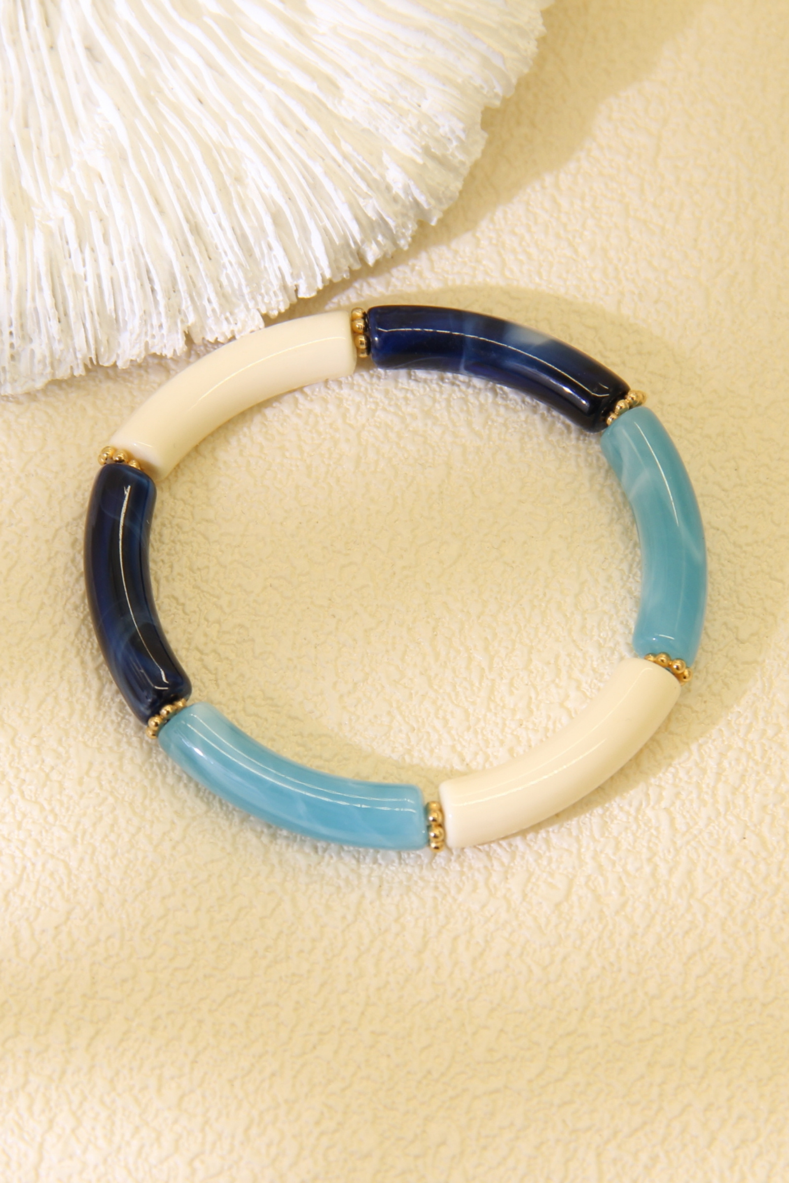 Grossiste Bellissima - Bracelet Résine Élastique Multicolore – Jonc Tendance & Doré