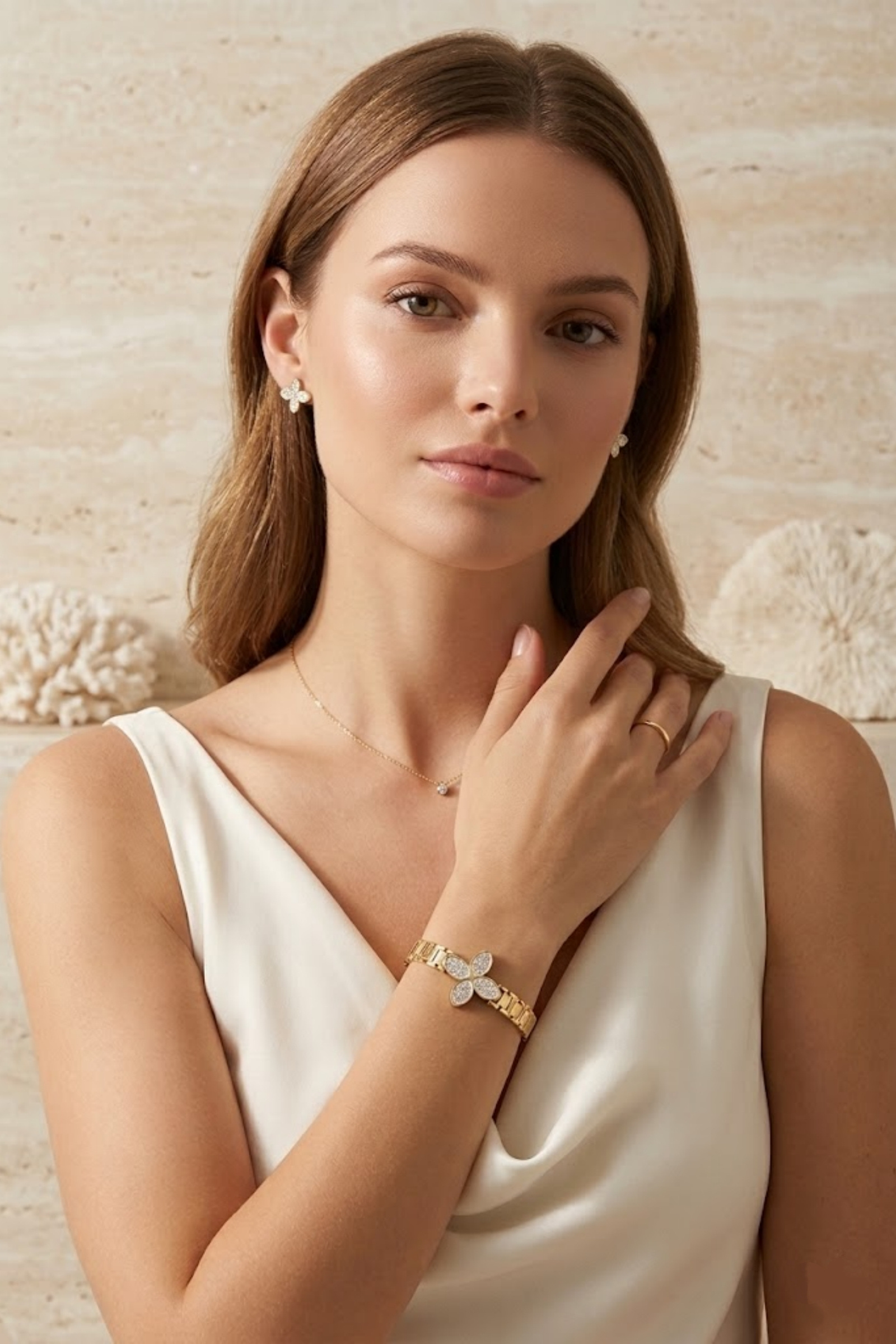 Grossiste Bellissima - Bracelet Jonc Fleur Strass en Acier Inoxydable