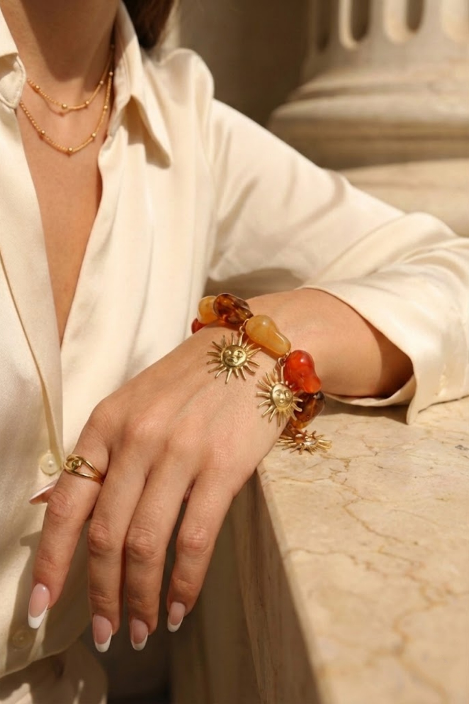 Grossiste Bellissima - Bracelet Résine Soleil Doré – Style Bohème Chic