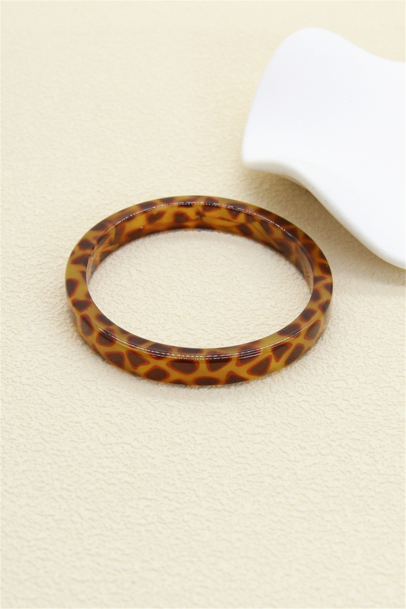 Grossiste Bellissima - Bracelet résine léopard – accessoire tendance imprimé sauvage