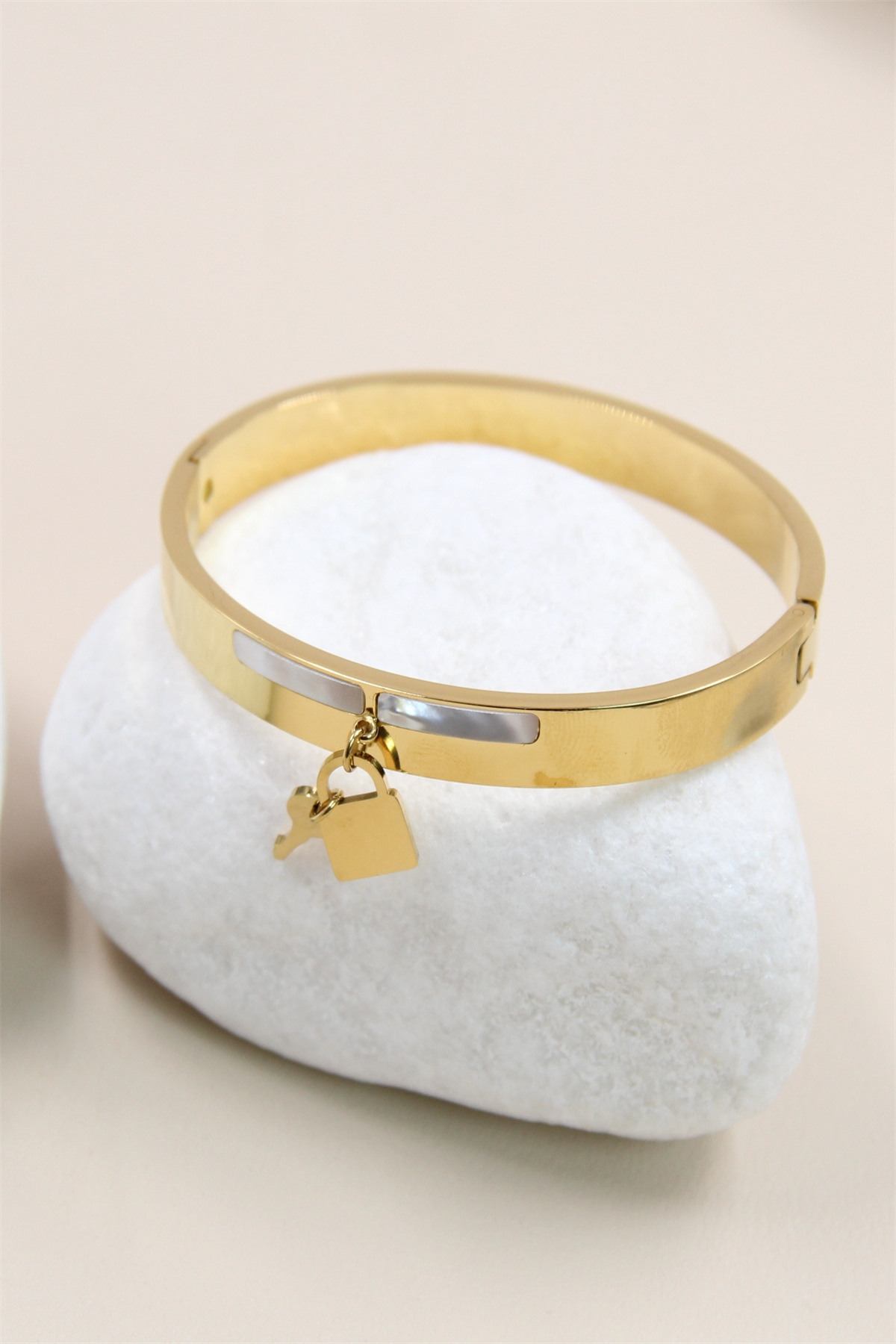 Grossiste Bellissima - Bracelet Jonc en Acier Inoxydable - Élégance Éternelle