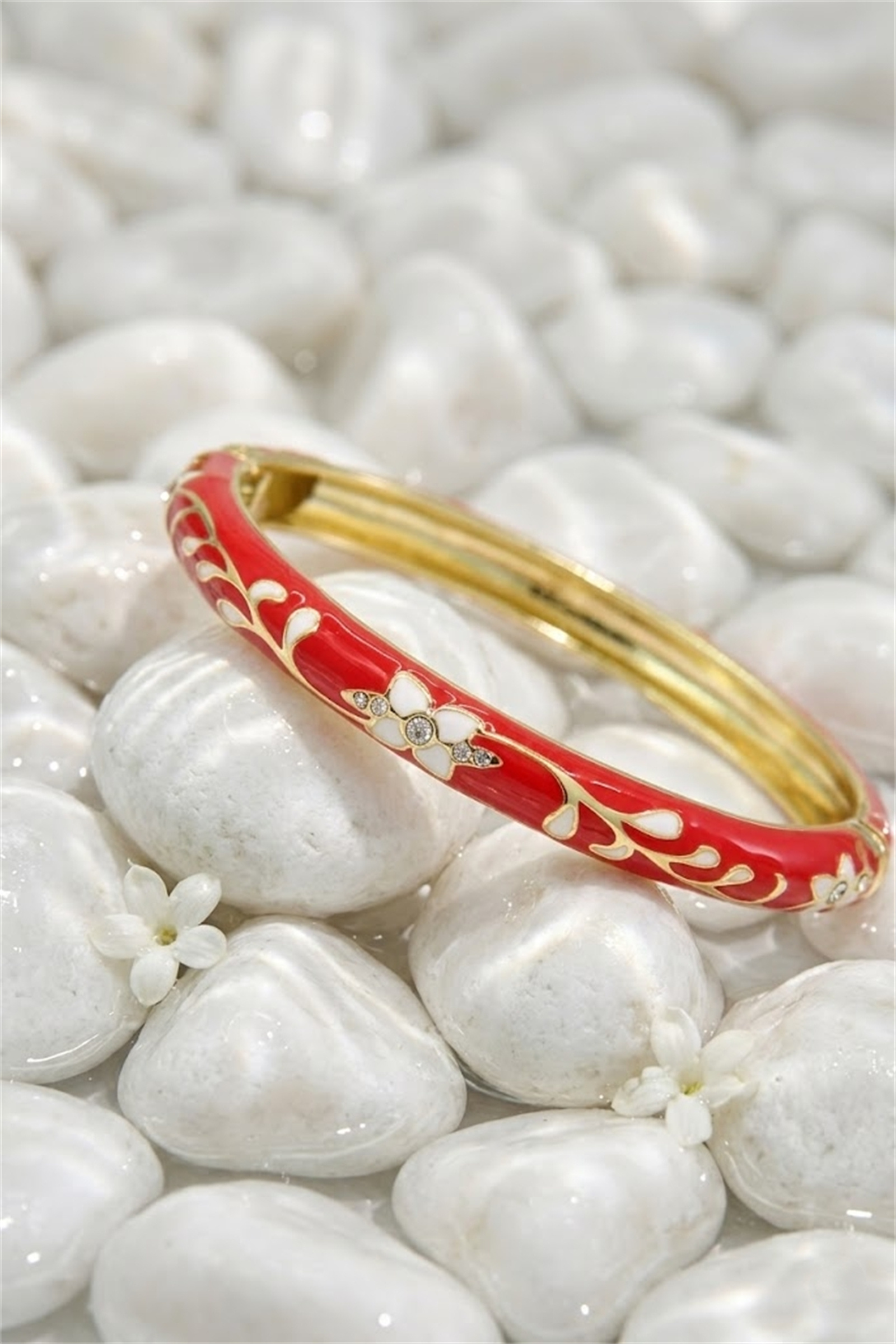 Grossiste Bellissima - Bracelet Jonc Thaïlandais Émaillé en Laiton – Couleurs Élégantes & Facile à Porter