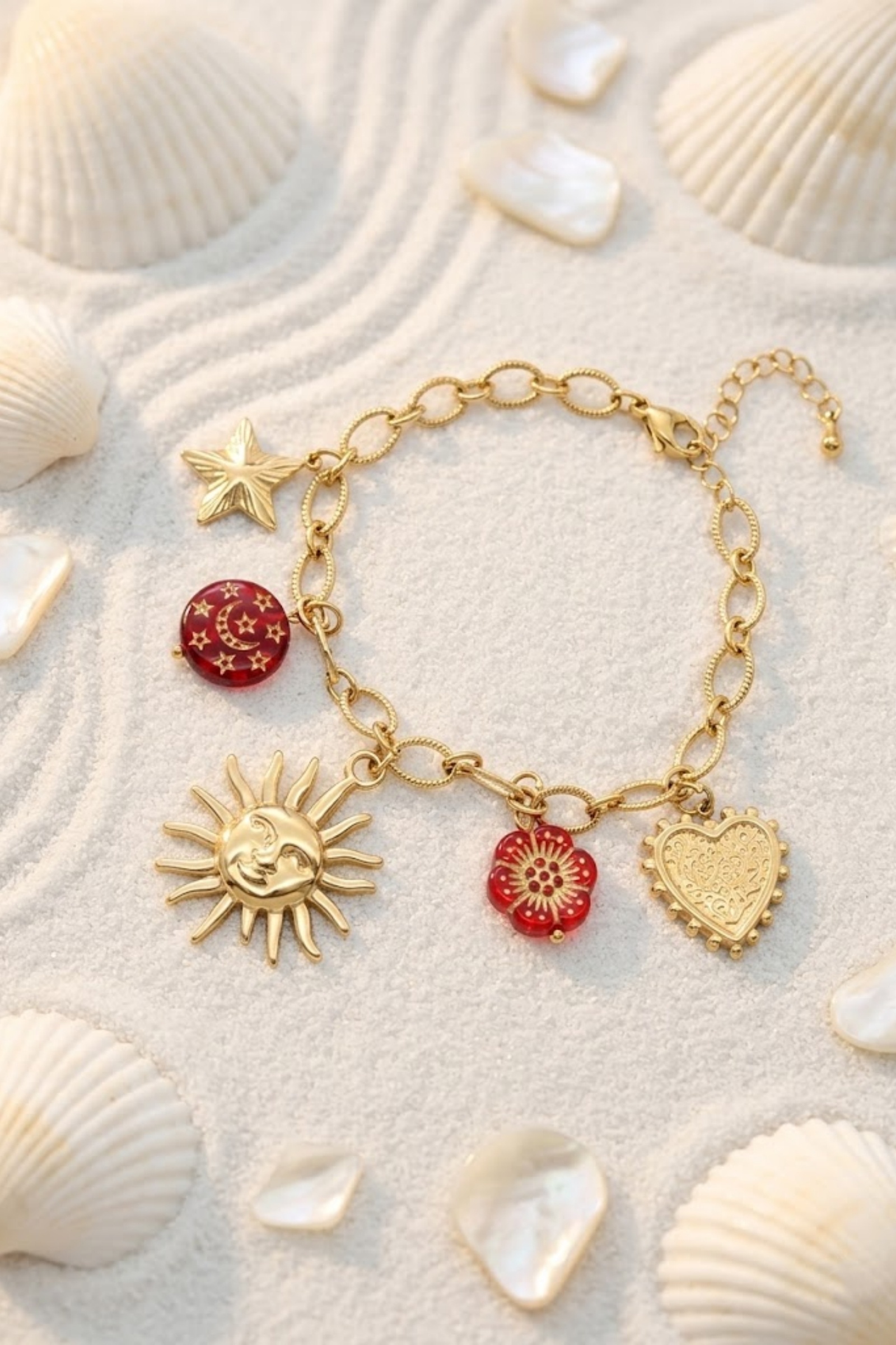 Grossiste Bellissima - Bracelet charms doré Soleil, Cœur et Étoiles en acier inoxydable