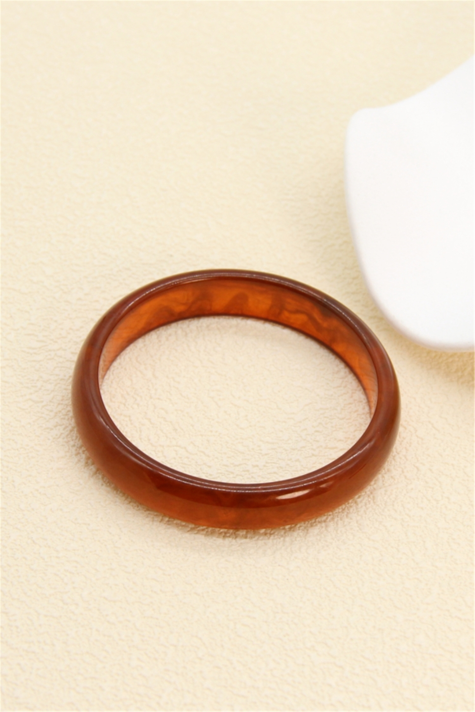 Grossiste Bellissima - Bracelet jonc en résine – look tendance & couleurs vibrantes