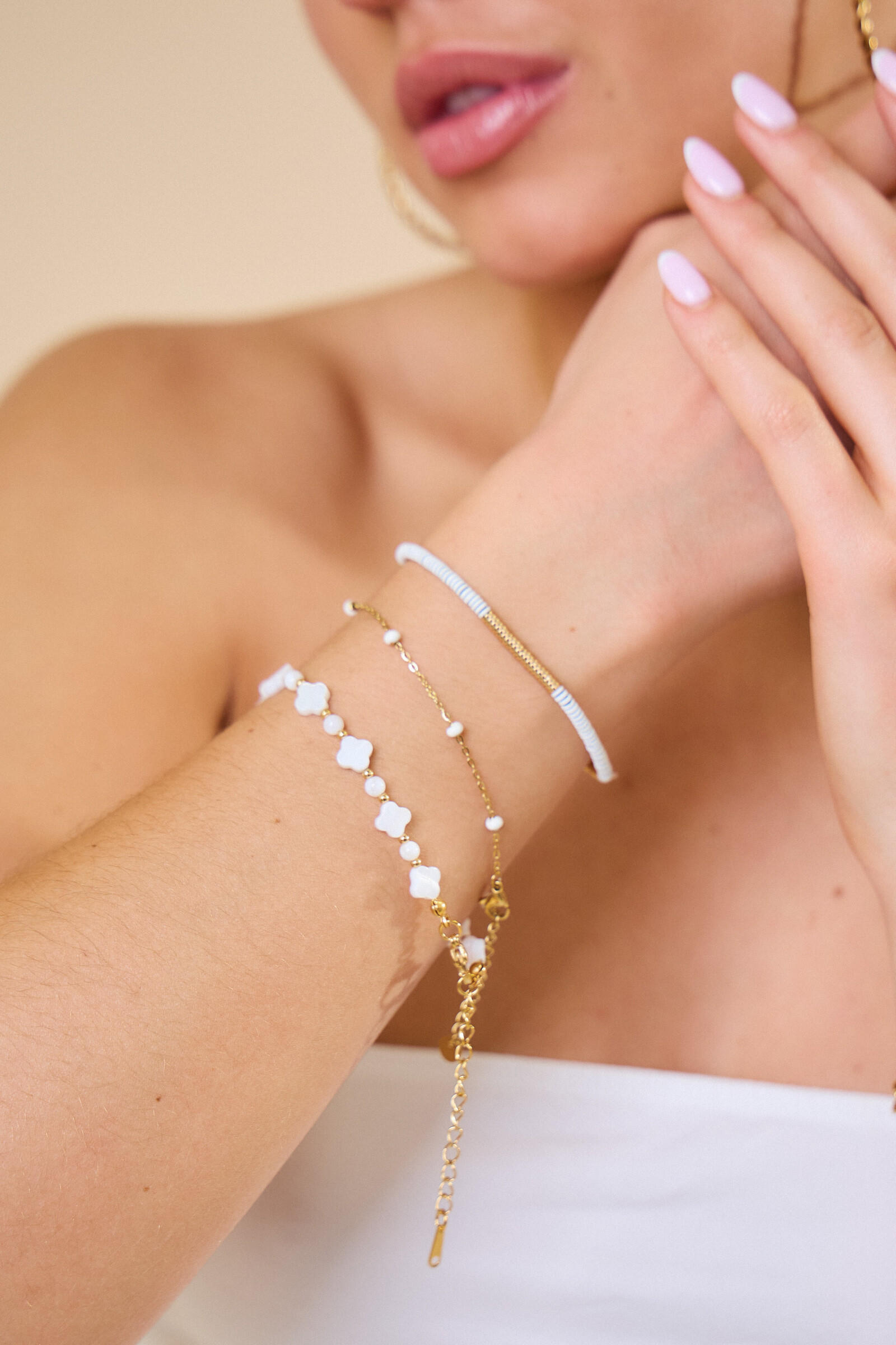 Grossista Bellissima - Bracciale a trifoglio perla inossidabile - eleganza e raffinatezza