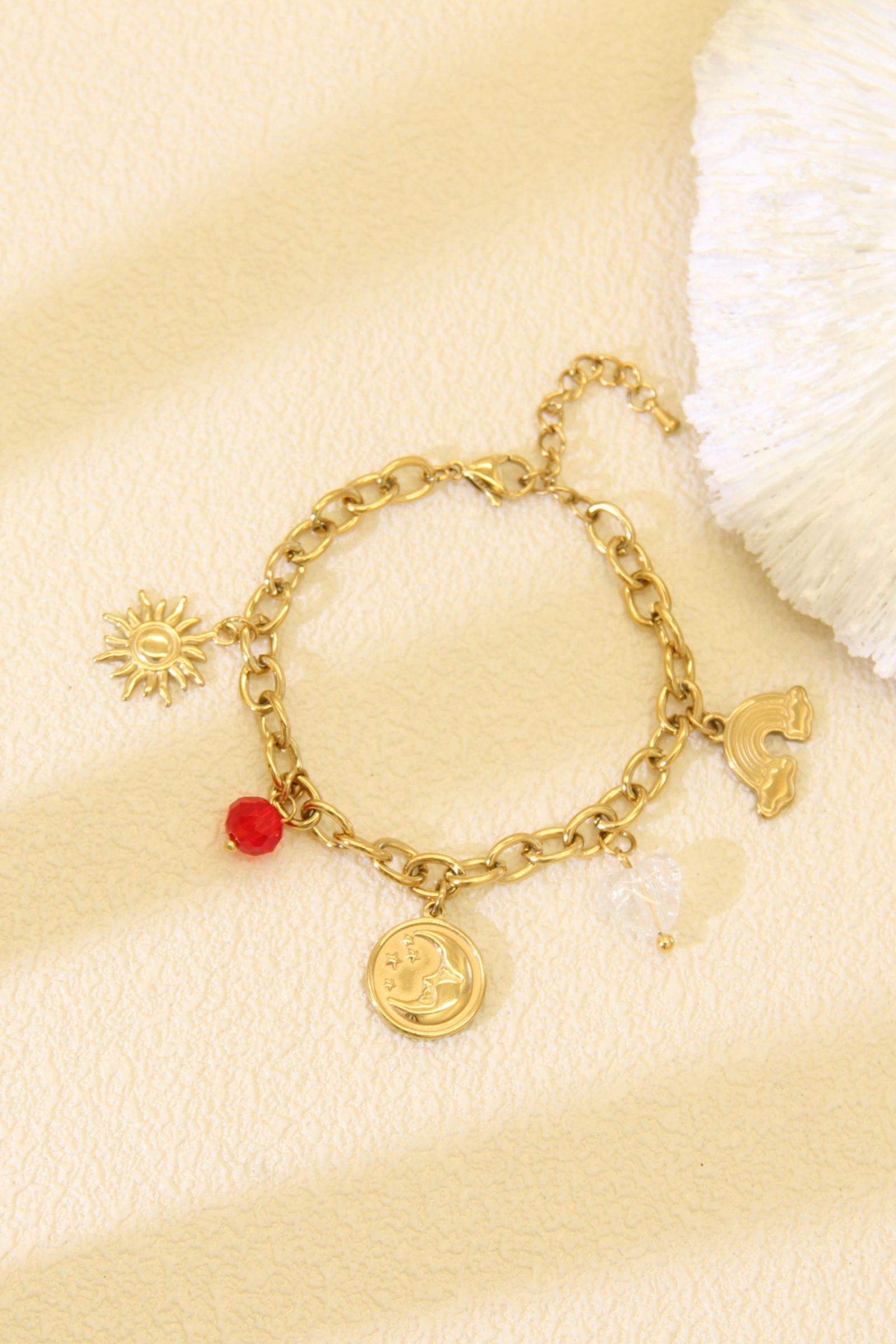 Grossiste Bellissima - Bracelet Charms Cœur – Acier Inoxydable Doré