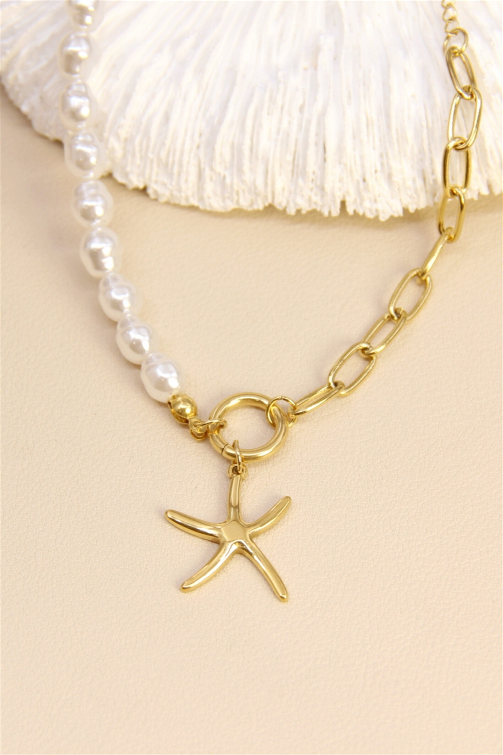 Wholesaler Bellissima - Asymmetric bracelet with beads & golden chain - Stainless steel