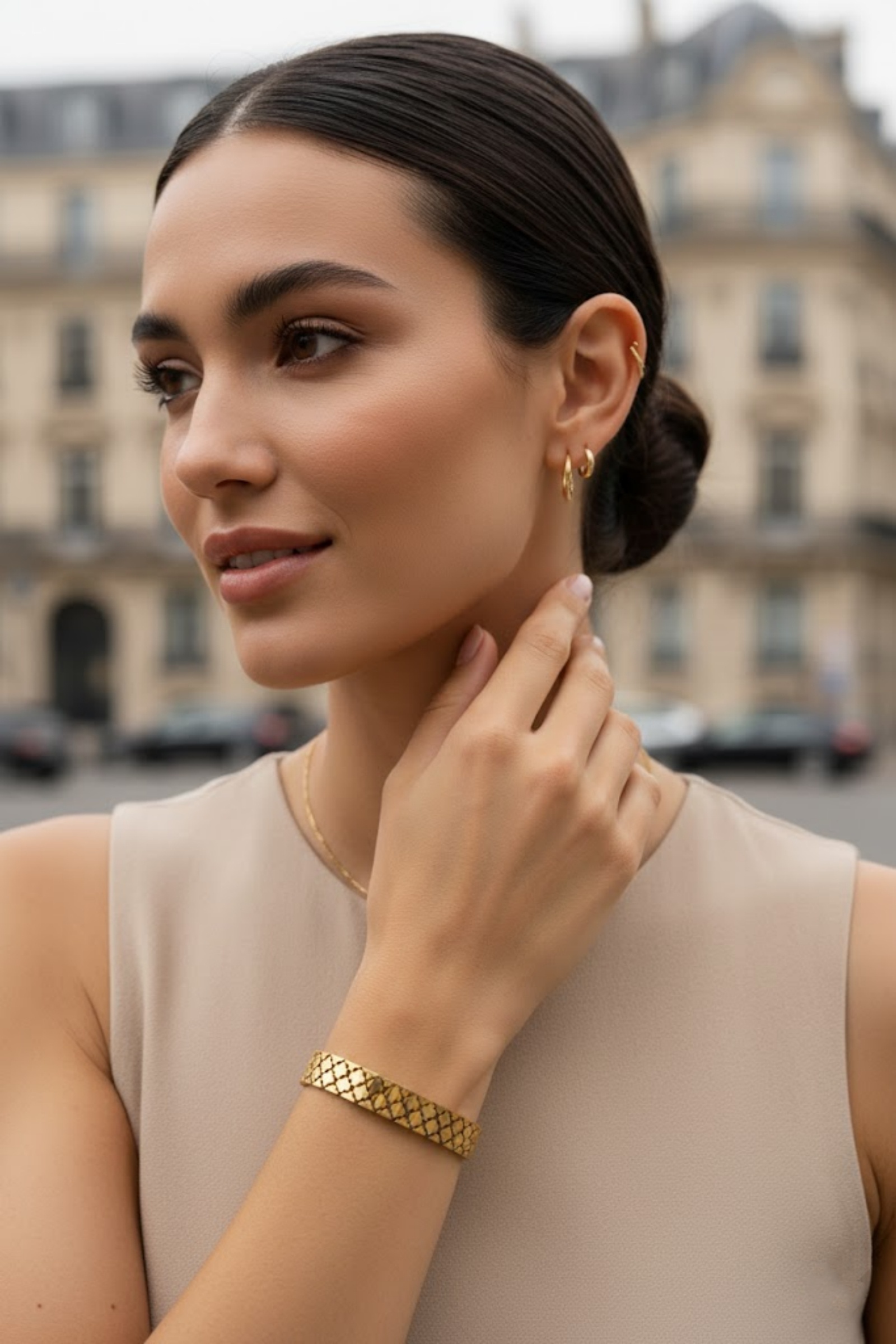 Grossiste Bellissima - Bracelet Doré Large en Acier Inoxydable – Maille Géométrique Chic