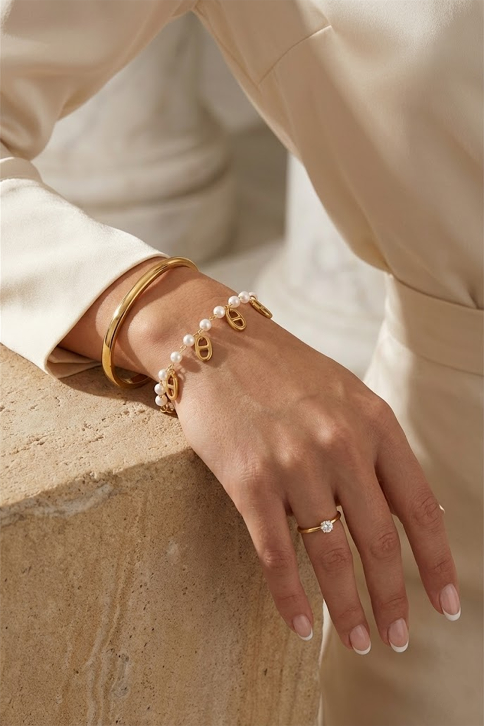 Grossiste Bellissima - Bracelet à Charms Boucle Marine & Perles – Acier Inoxydable Doré