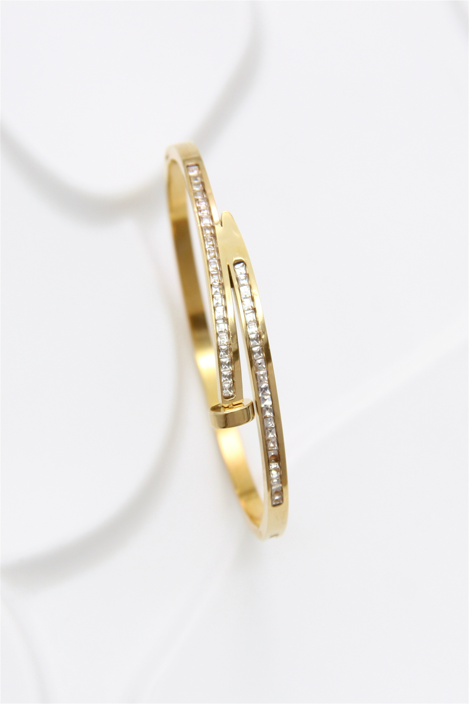Grossiste Bellissima - Bracelet Jonc Strass Acier Inoxydable – Style Glamour et Moderne