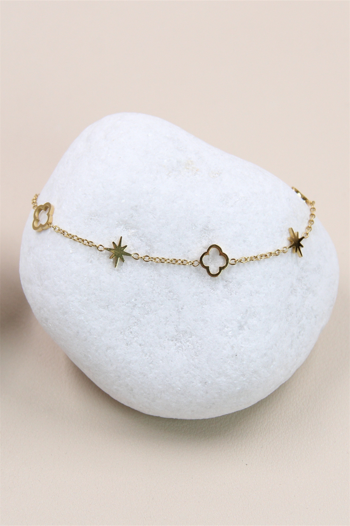 Grossiste Bellissima - Bracelet Trèfle et Étoile en Acier Inoxydable - Look Tendance