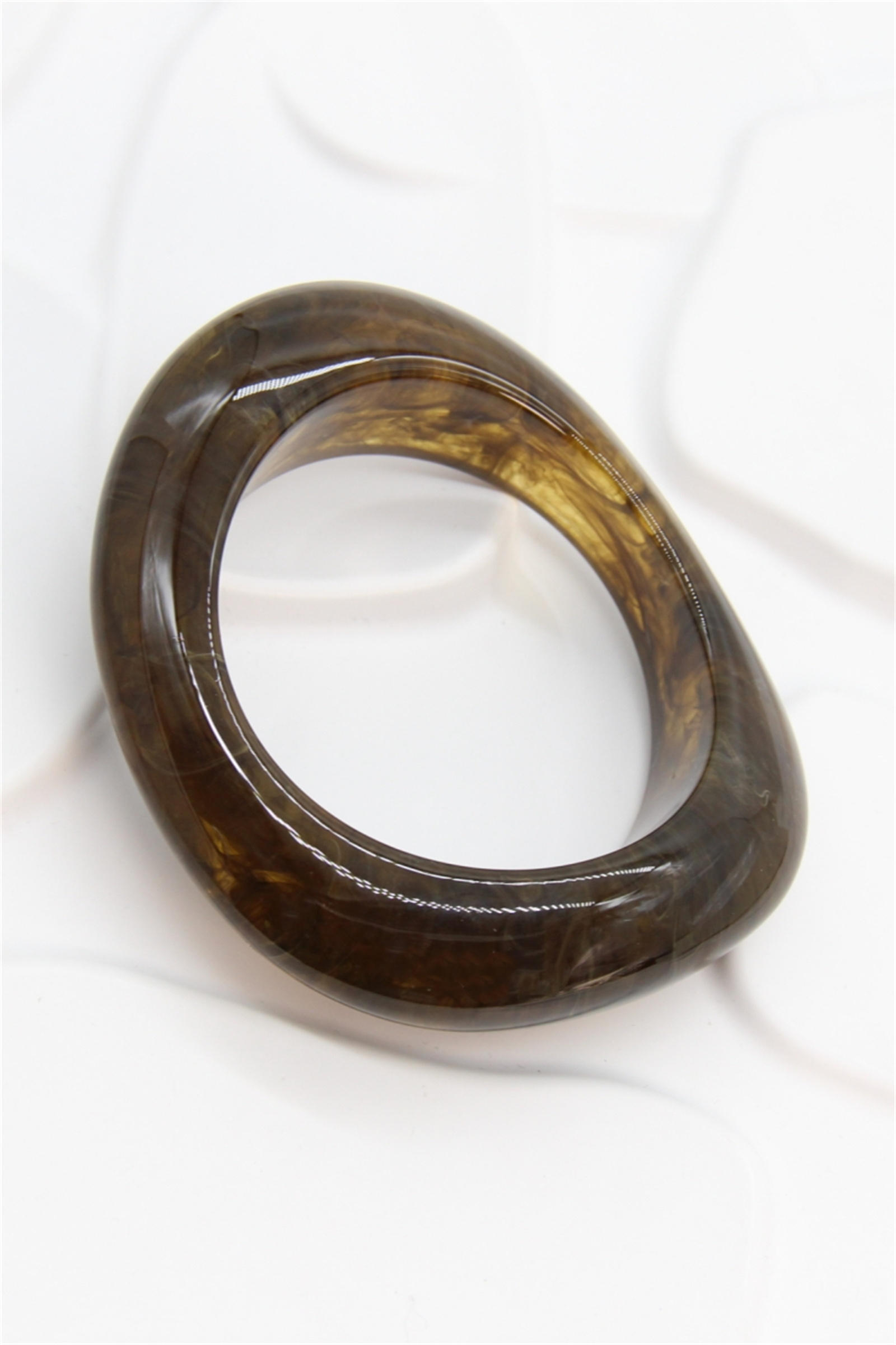 Grossiste Bellissima - Bracelet Femme Résine Brune – Forme Ovale Asymétrique – Bijou Rigide Vinta