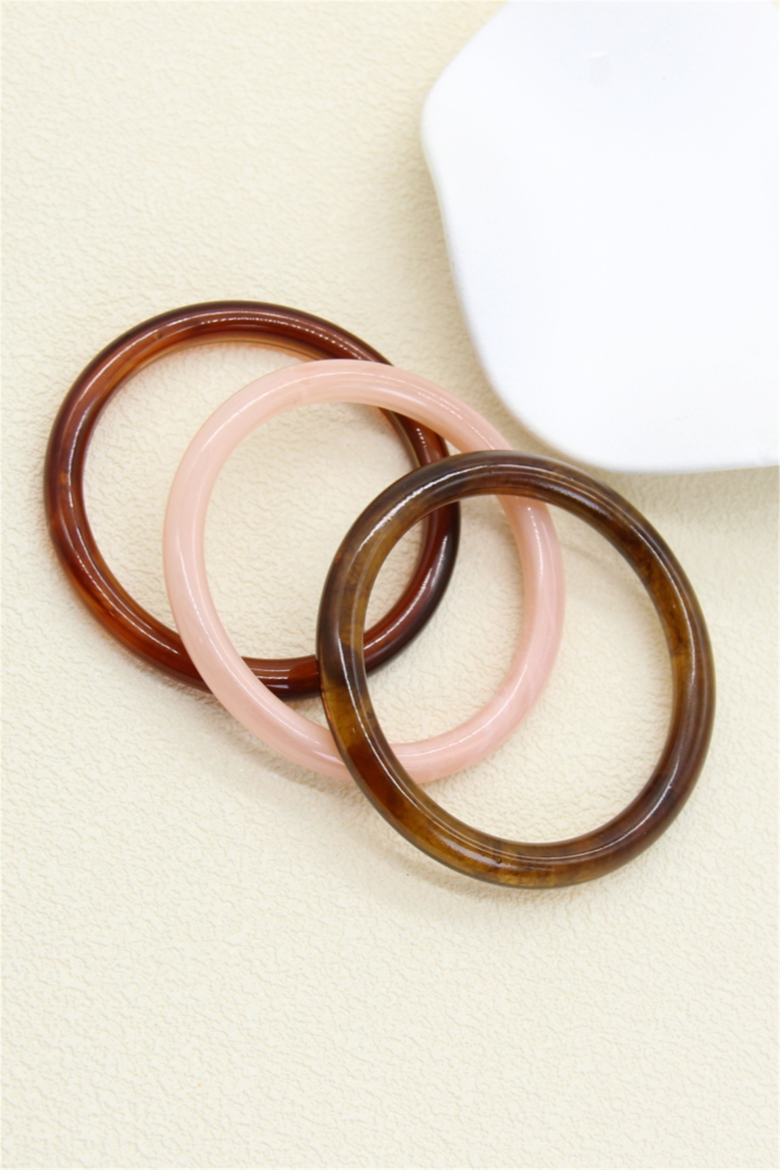 Grossiste Bellissima - Bracelets Résine Couleurs Assorties -Lot de 3pcs
