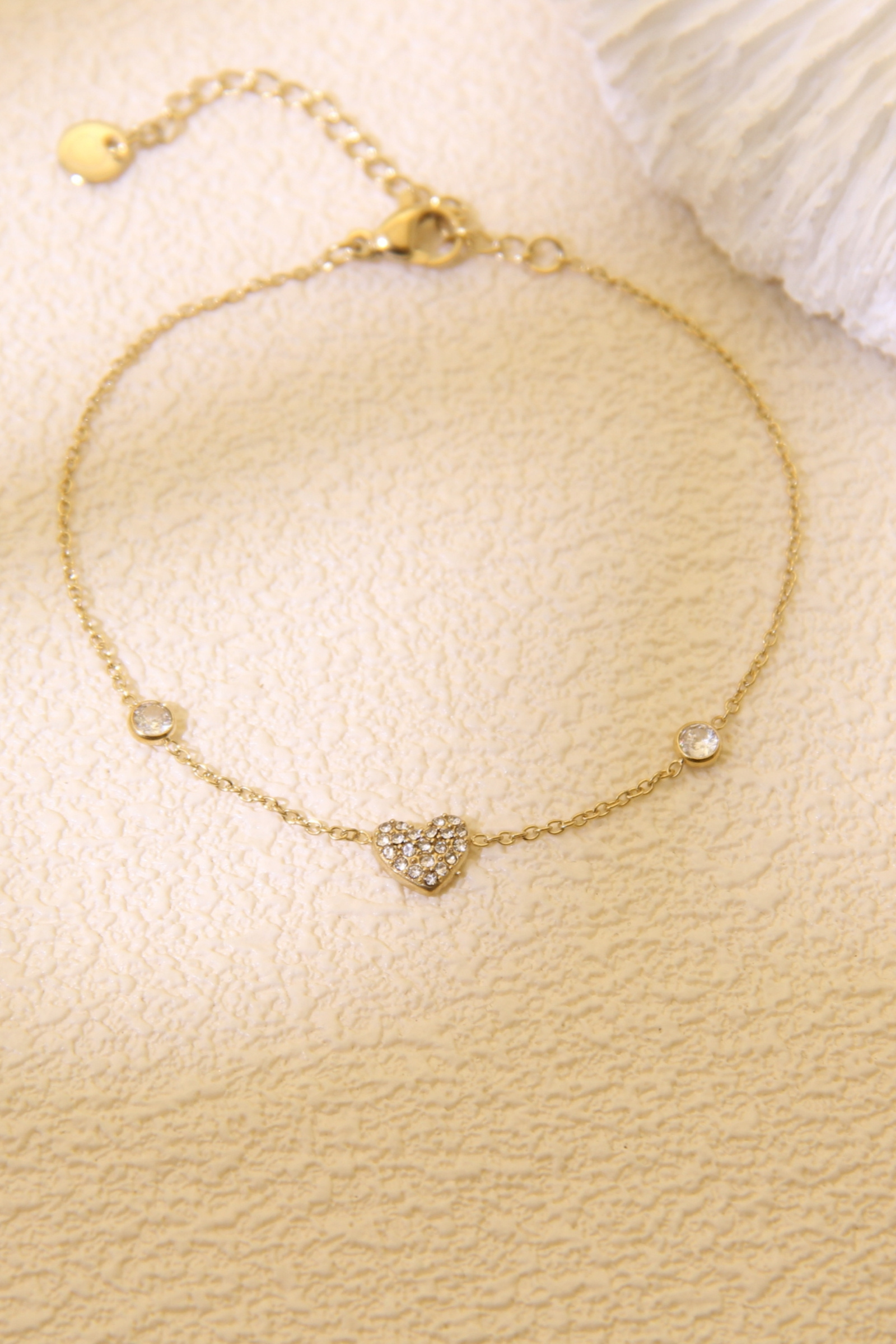 Grossiste Bellissima - Bracelet Cœur Strass en Acier Inoxydable – Élégance Romantique