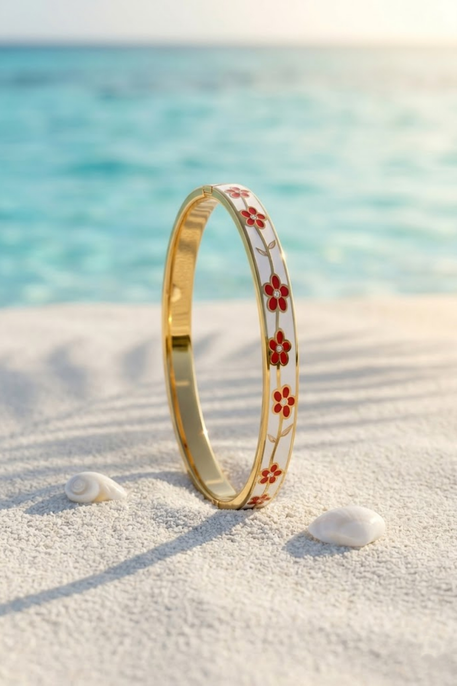 Mayorista Bellissima - Brazalete Tailandés Esmaltado con Flor en Acero Inoxidable Dorado – Disponible en Varios Colores