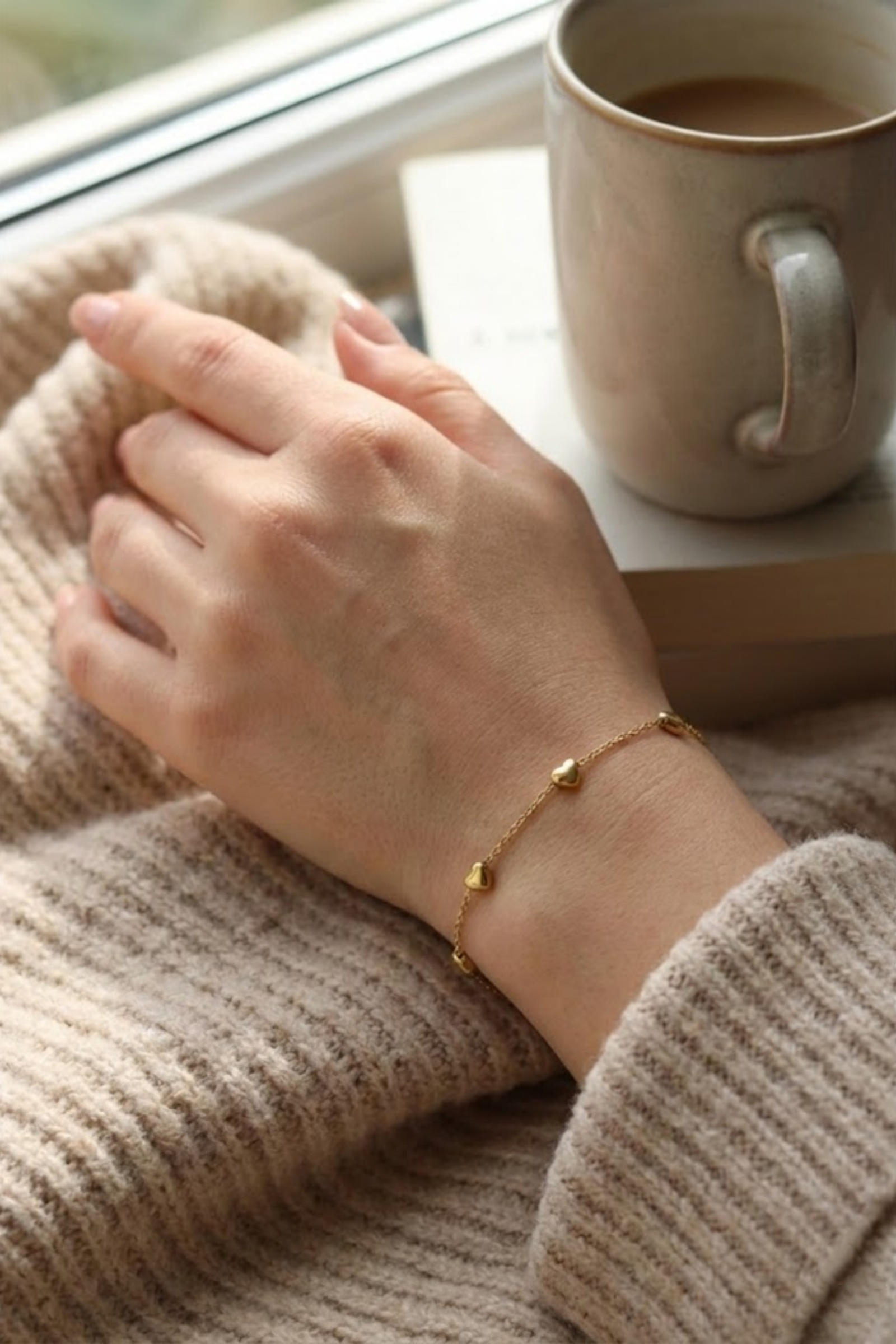 Grossiste Bellissima - Bracelet cœur doré en acier inoxydable – Chaîne fine ajustable
