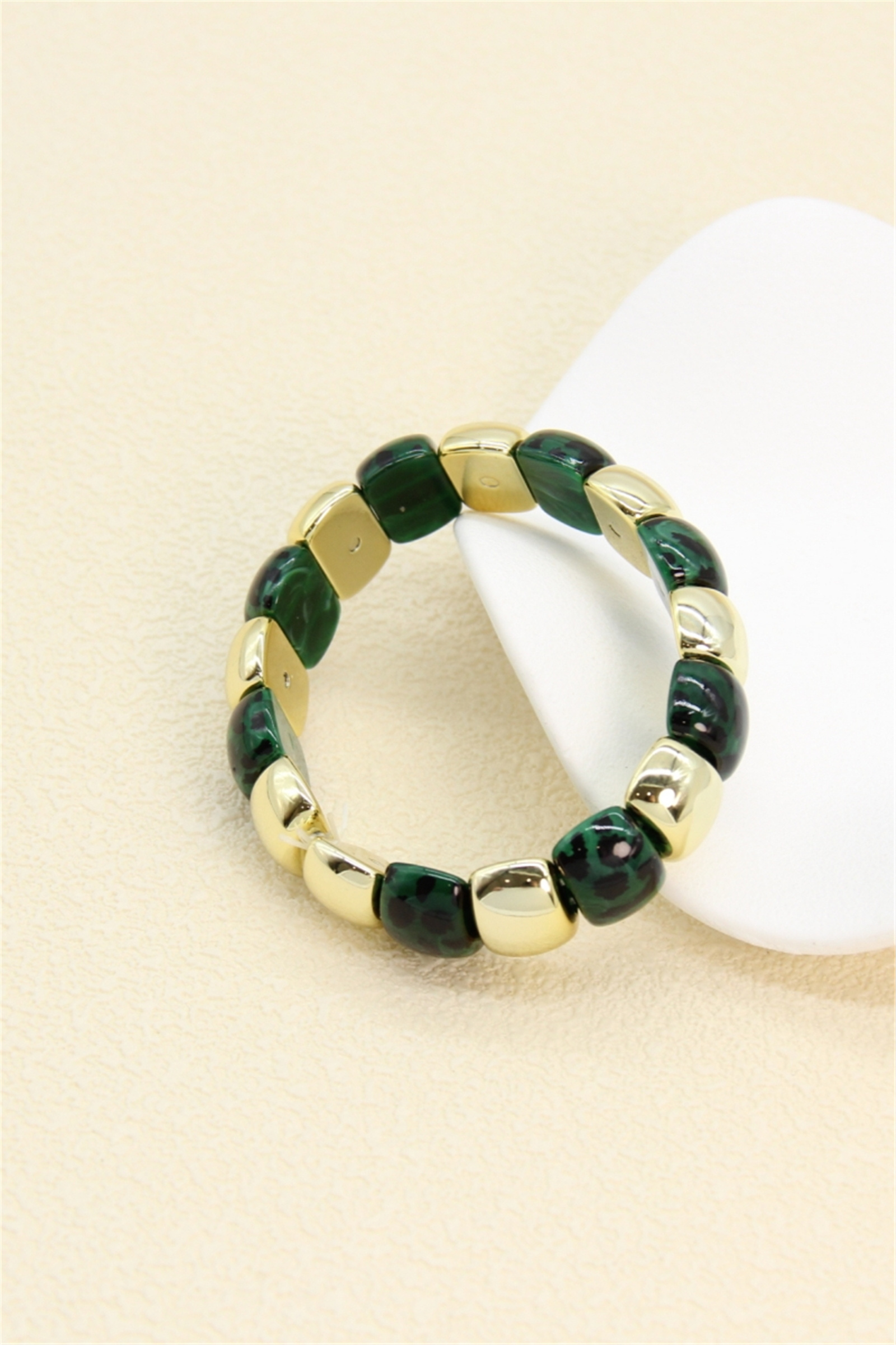 Grossiste Bellissima - Bracelet Élastique Résine et Maillons Dorés – Effet Écaille