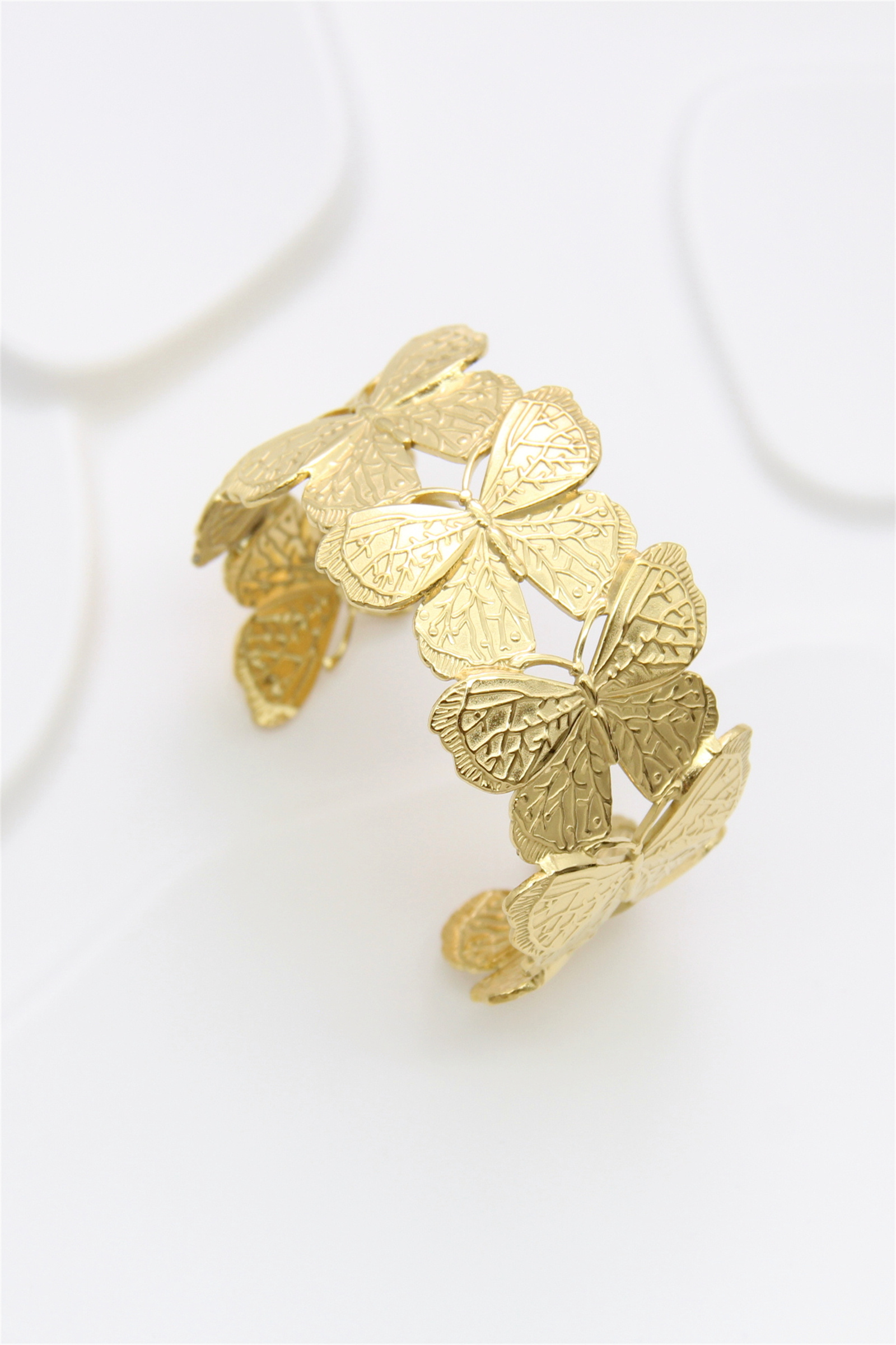 Grossiste Bellissima - Bracelet Jonc Papillon Doré – Acier Inoxydable