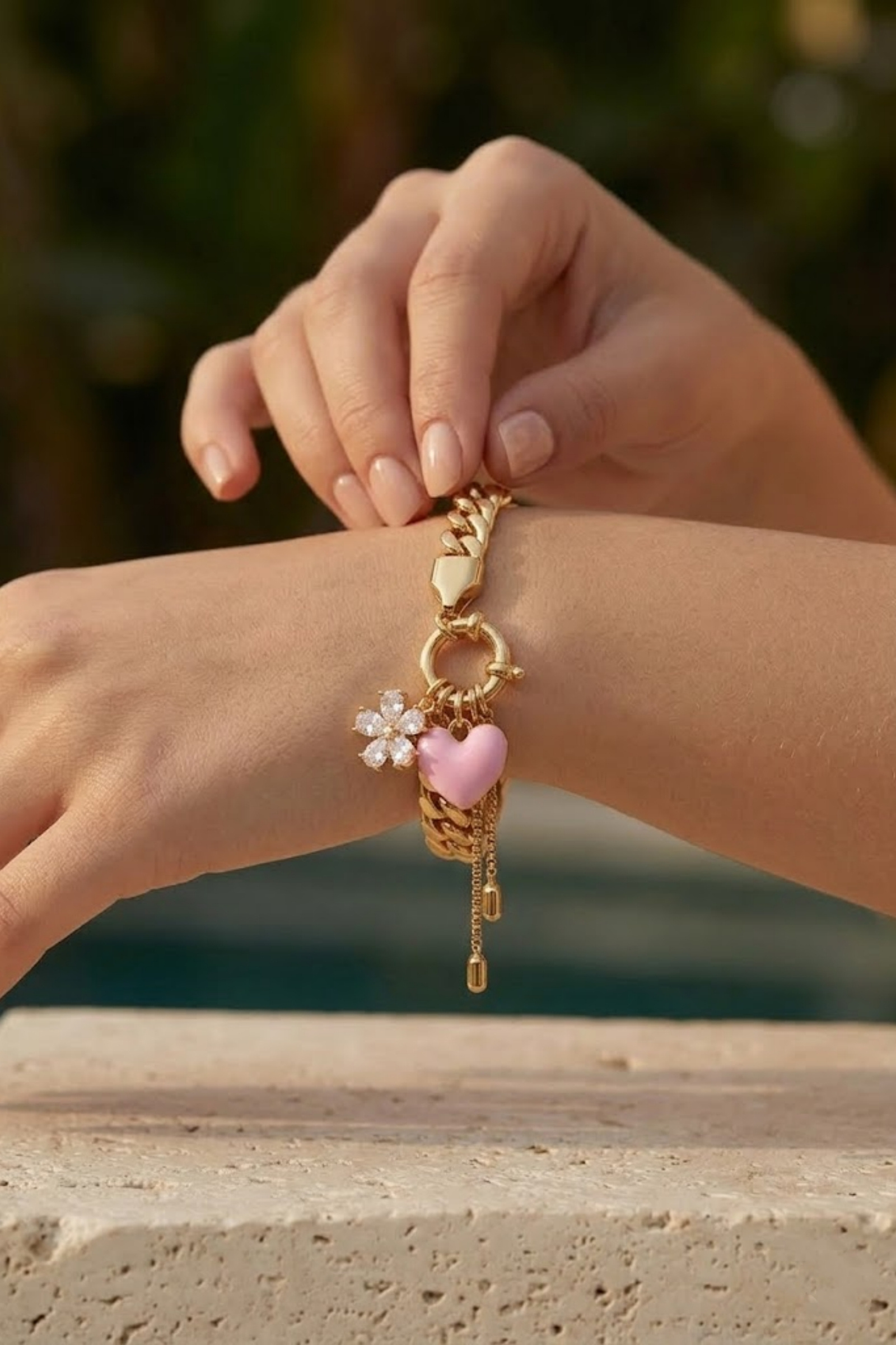 Grossiste Bellissima - Bracelet Charms Cœur – Acier Inoxydable Doré