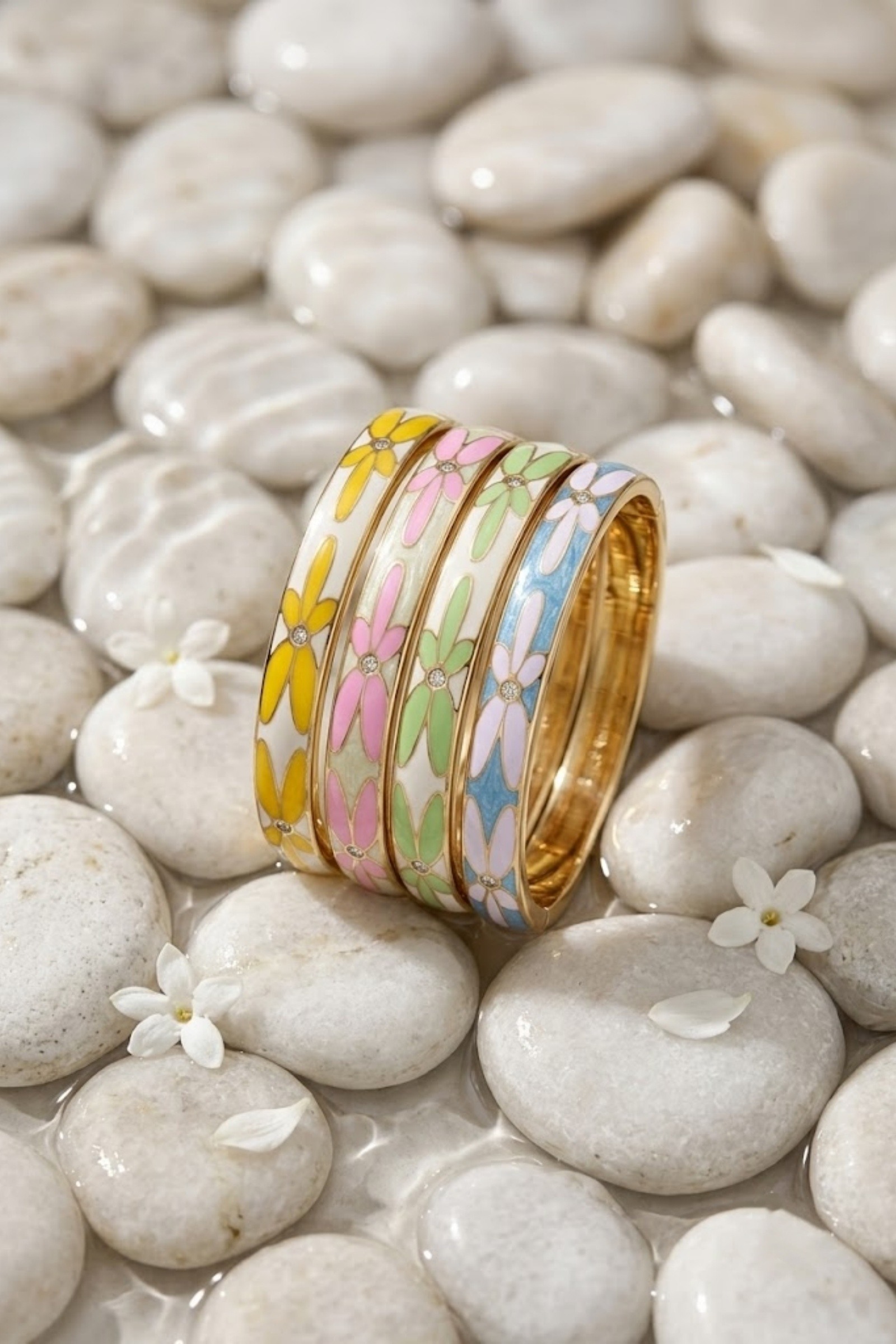 Grossiste Bellissima - Bracelet Jonc Thaïlandais Émaillé Fleurs – Éclat Pop