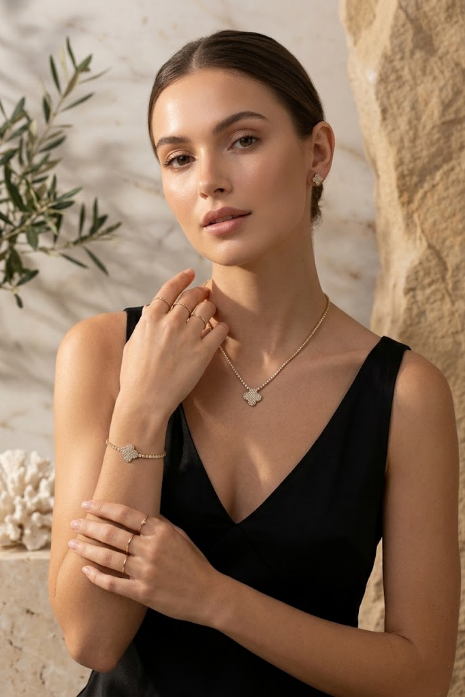 Grossiste Bellissima - Bracelet Trèfle Strass en Acier Inoxydable
