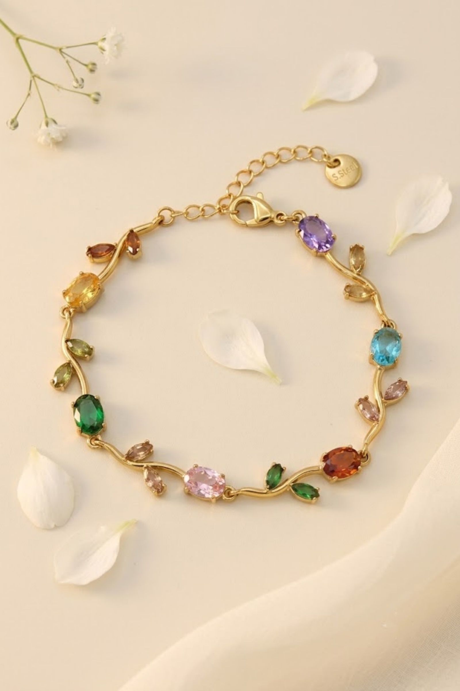 Grossiste Bellissima - Bracelet Fleur Rose Strass en Acier Inoxydable – Élégance Florale & Éclat Raffiné