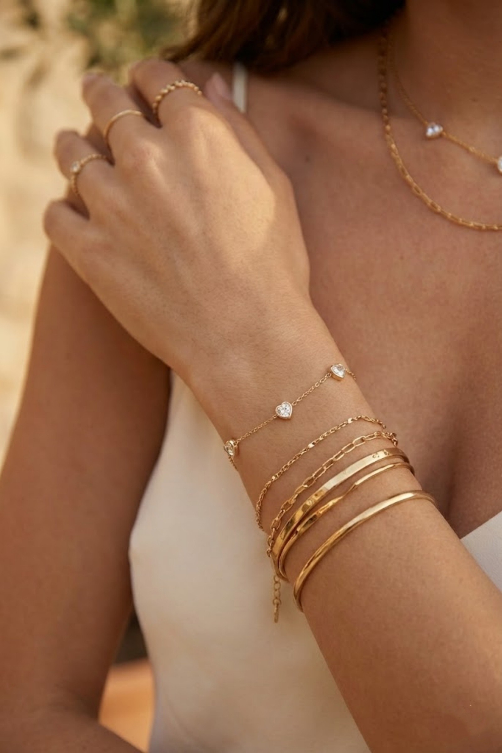 Grossiste Bellissima - Bracelet Cœur Strass Doré – Bracelet Acier Inoxydable Délicat