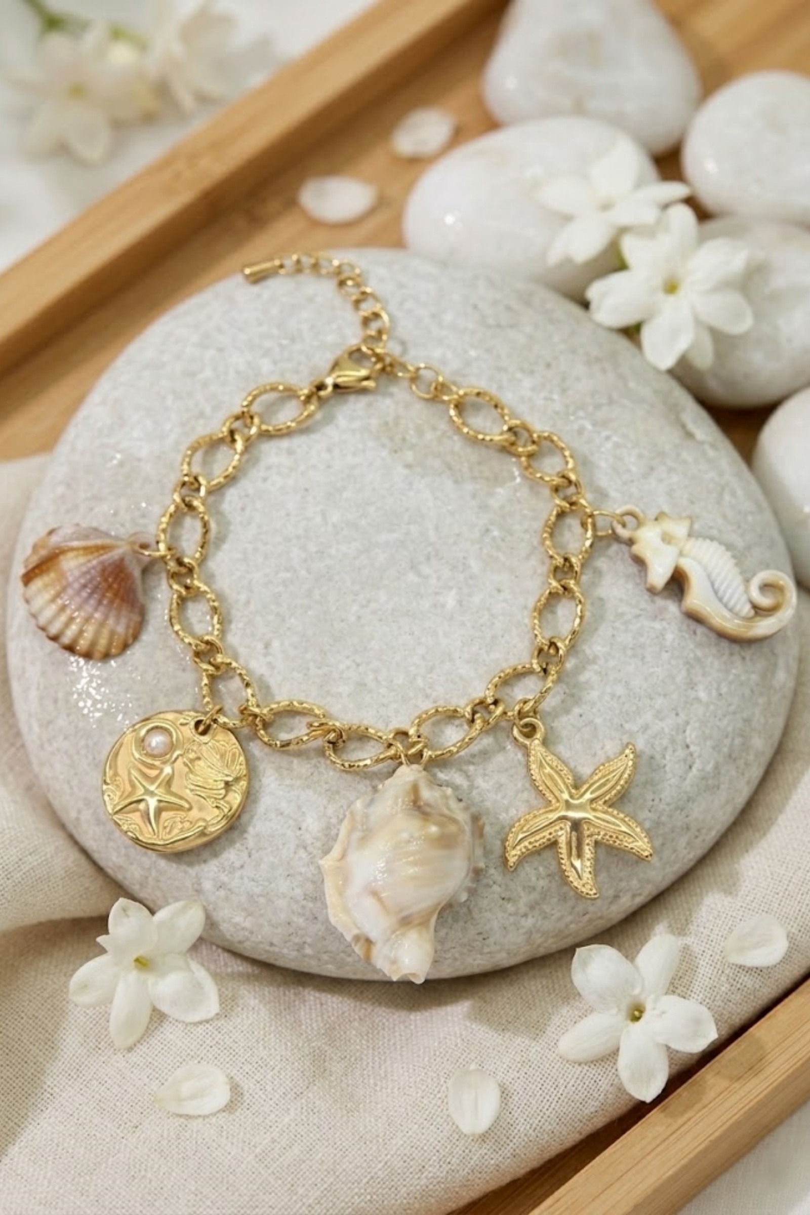 Grossiste Bellissima - Bracelet Marin Coquillage & Étoile de Mer – Breloques Acier Inoxydable Doré