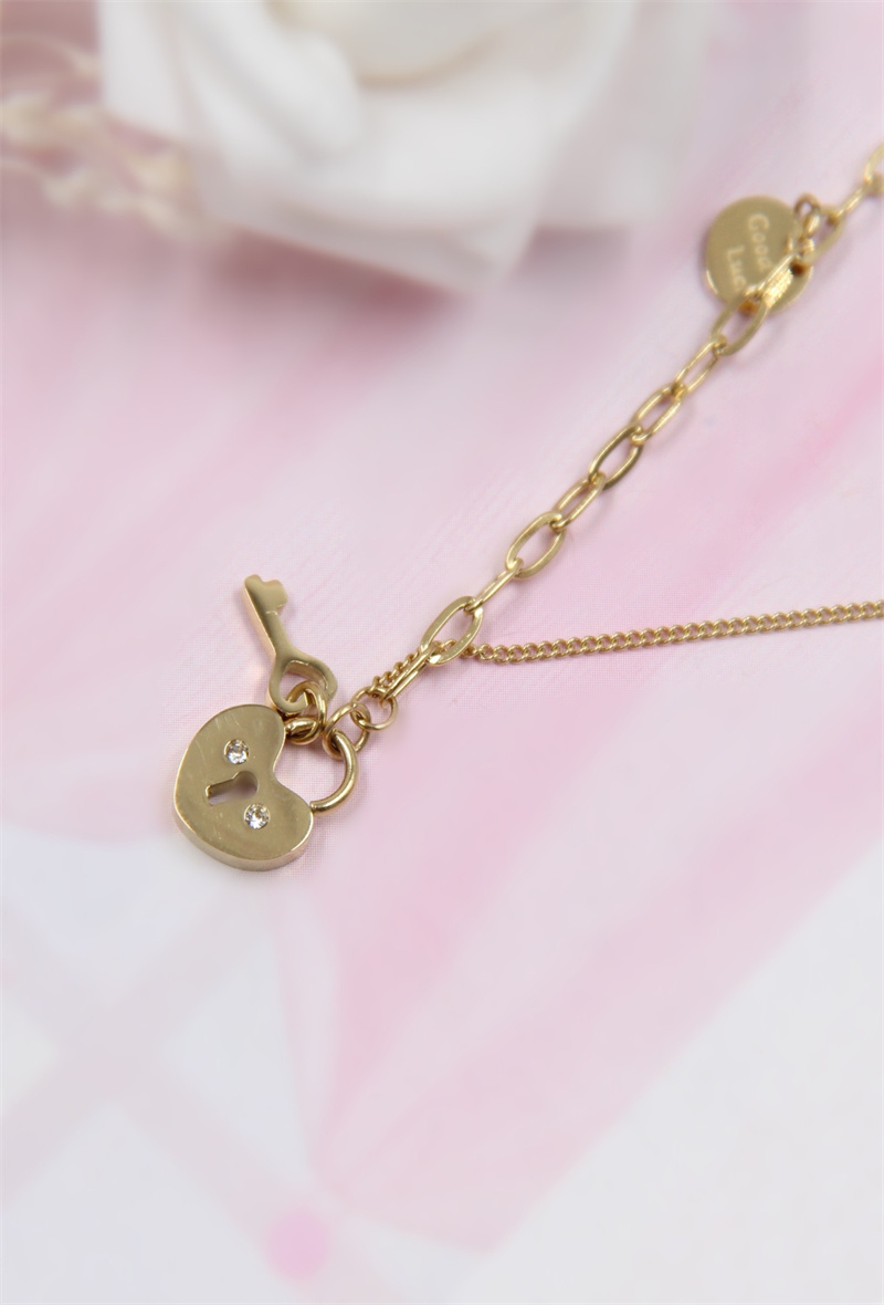Grossista Bellissima - Collana a cuore asimmetrico con lucchetto in acciaio inossidabile