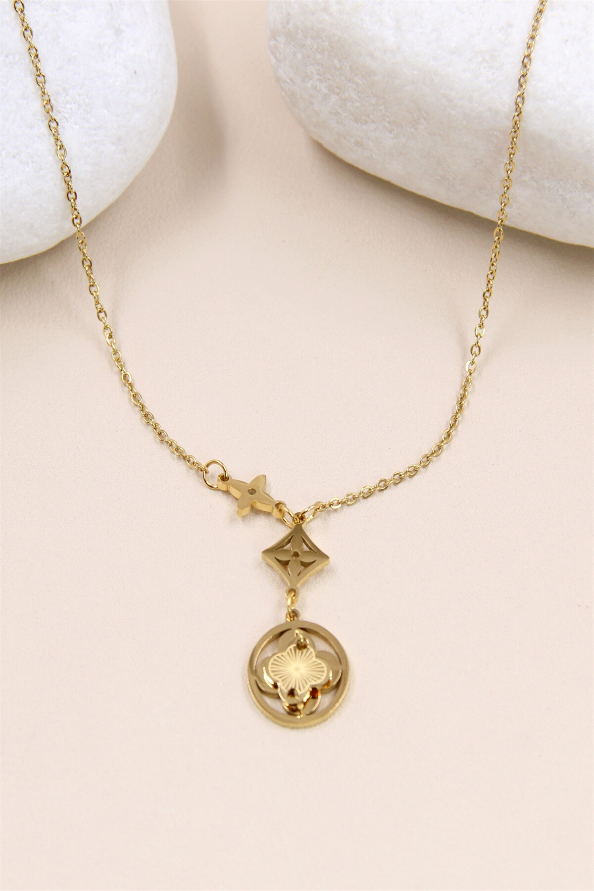 Mayorista Bellissima - Collar motivo estrella y trébol en Acero Inoxidable