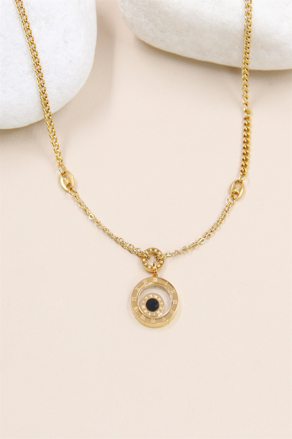 Grossiste Bellissima - Collier Géométrique Orné de Lettres Romaines en Acier Inoxydable