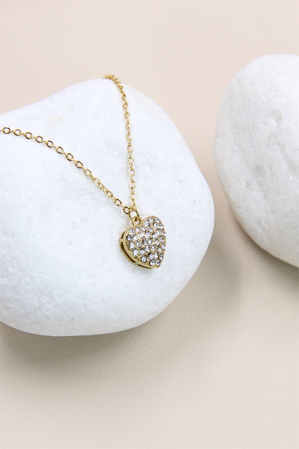 Wholesaler Bellissima - Stainless steel necklace with sparkling heart pendant - elegance and refinement