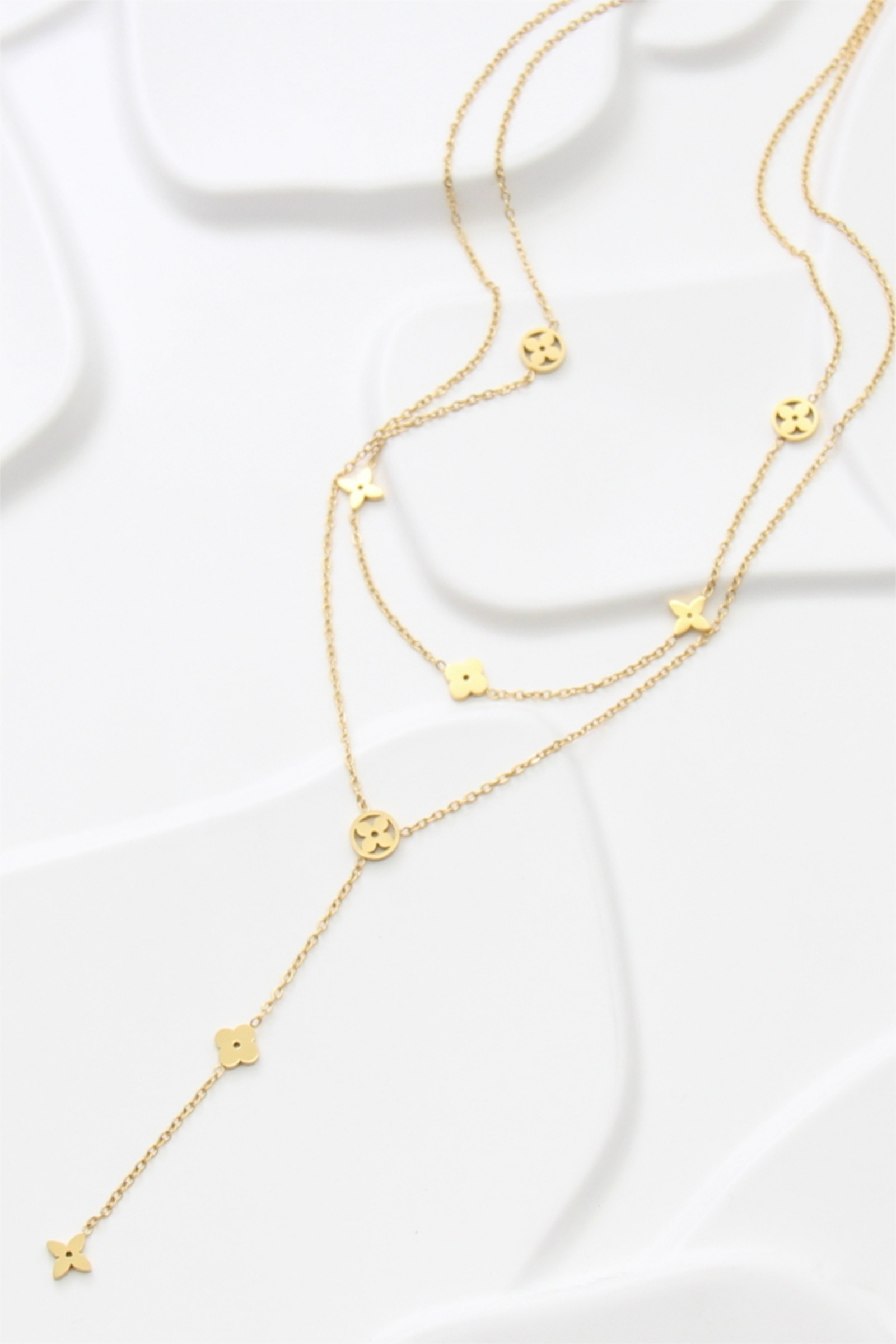 Grossiste Bellissima - Collier long multi-rangs fleurs en acier inoxydable doré