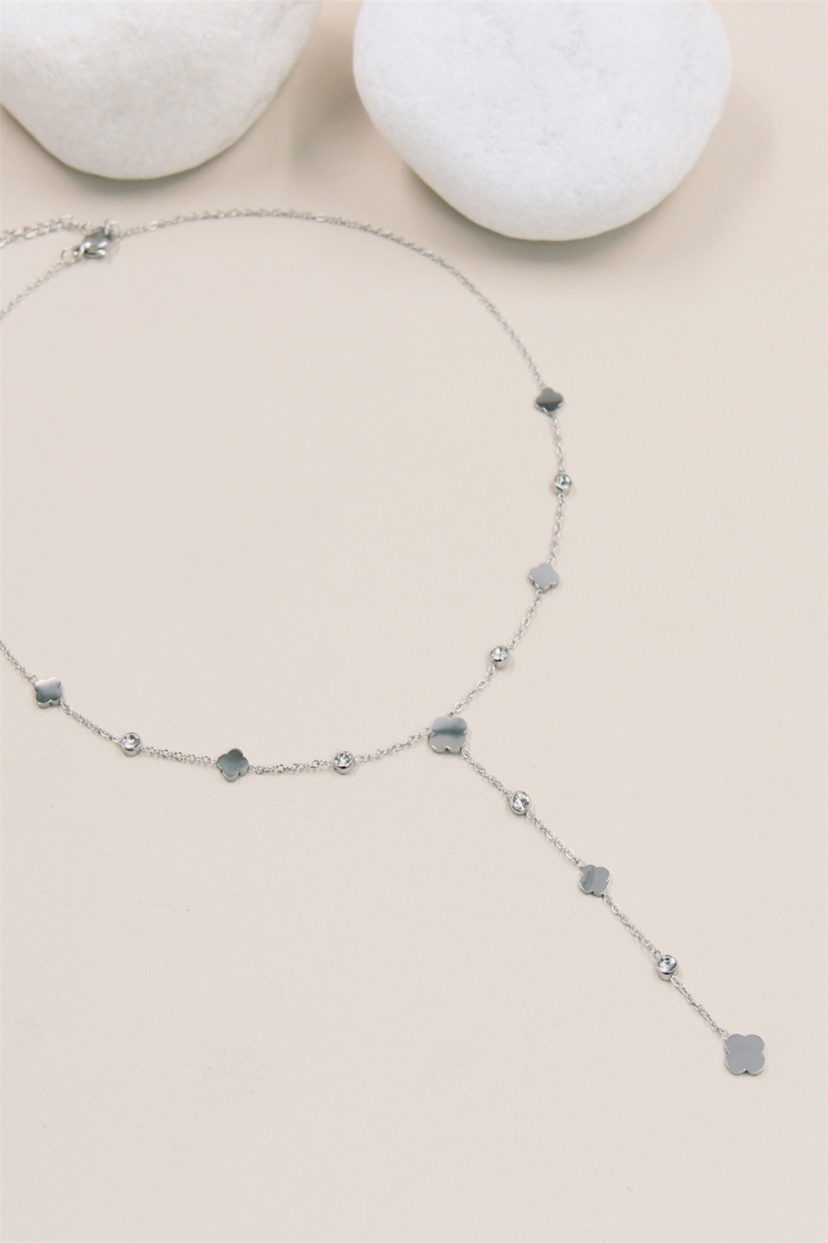 Grossiste Bellissima - Collier trefle strass design "Y" en acier inoxydable