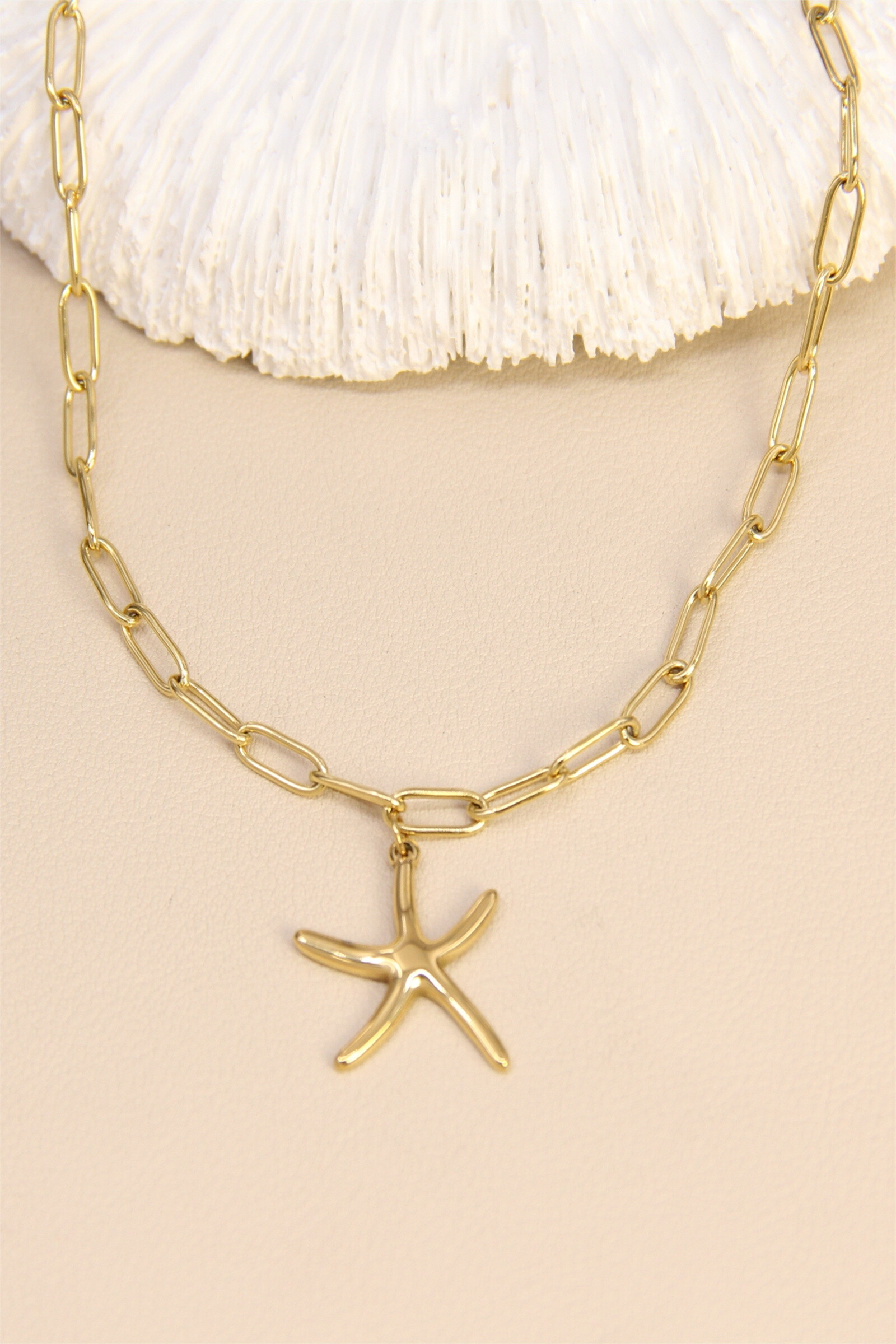 Grossiste Bellissima - Collier  Étoile d'Or – Chaîne dorée & pendentif étoile de mer