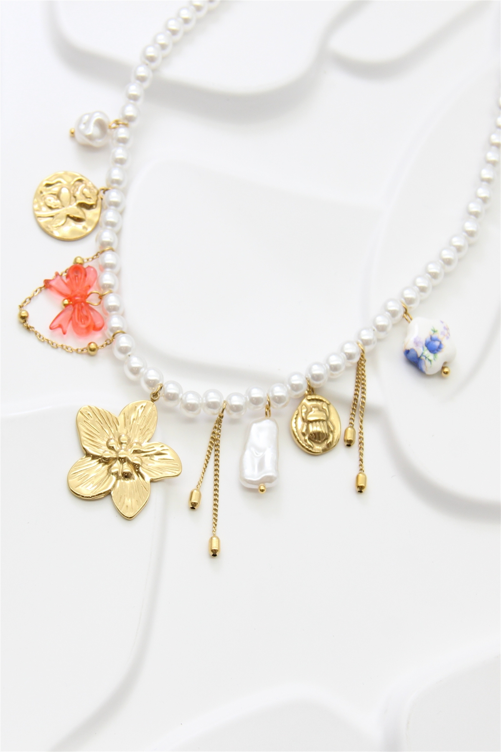 Grossiste Bellissima - Collier perles blanches et pendentifs dorés en acier inoxydable