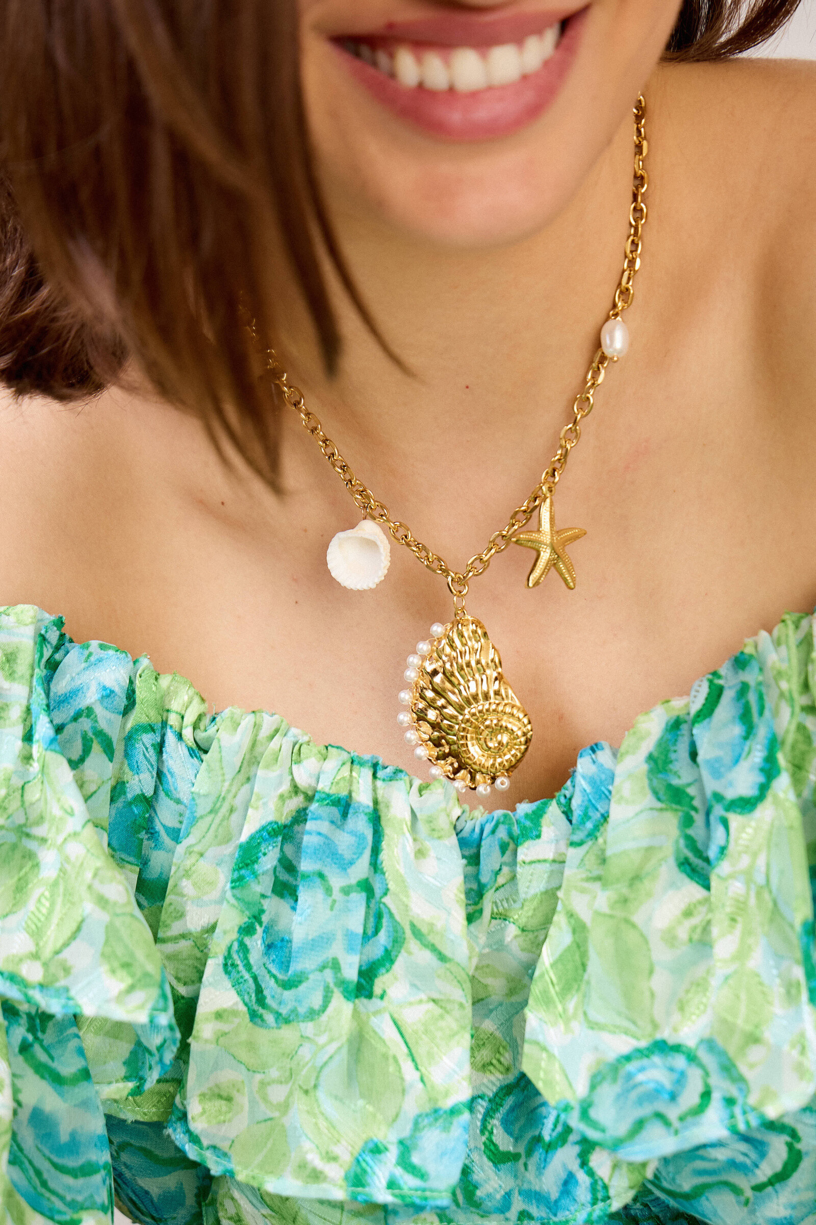 Grossiste Bellissima - Collier Charm's en Acier Inoxydable – Style Unique et Brillance Éternelle