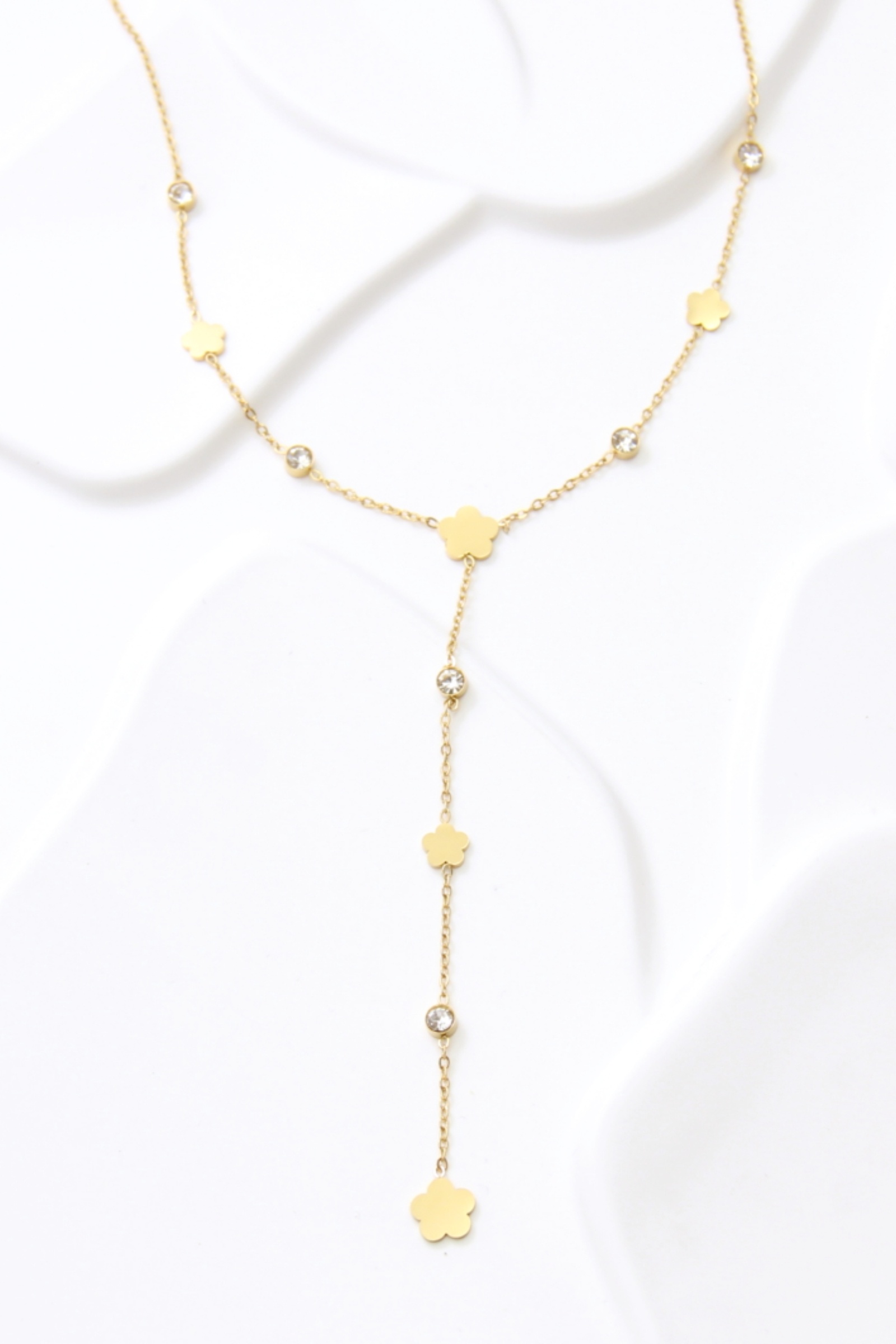 Grossiste Bellissima - Collier Y en acier inoxydable trèfle et zircons