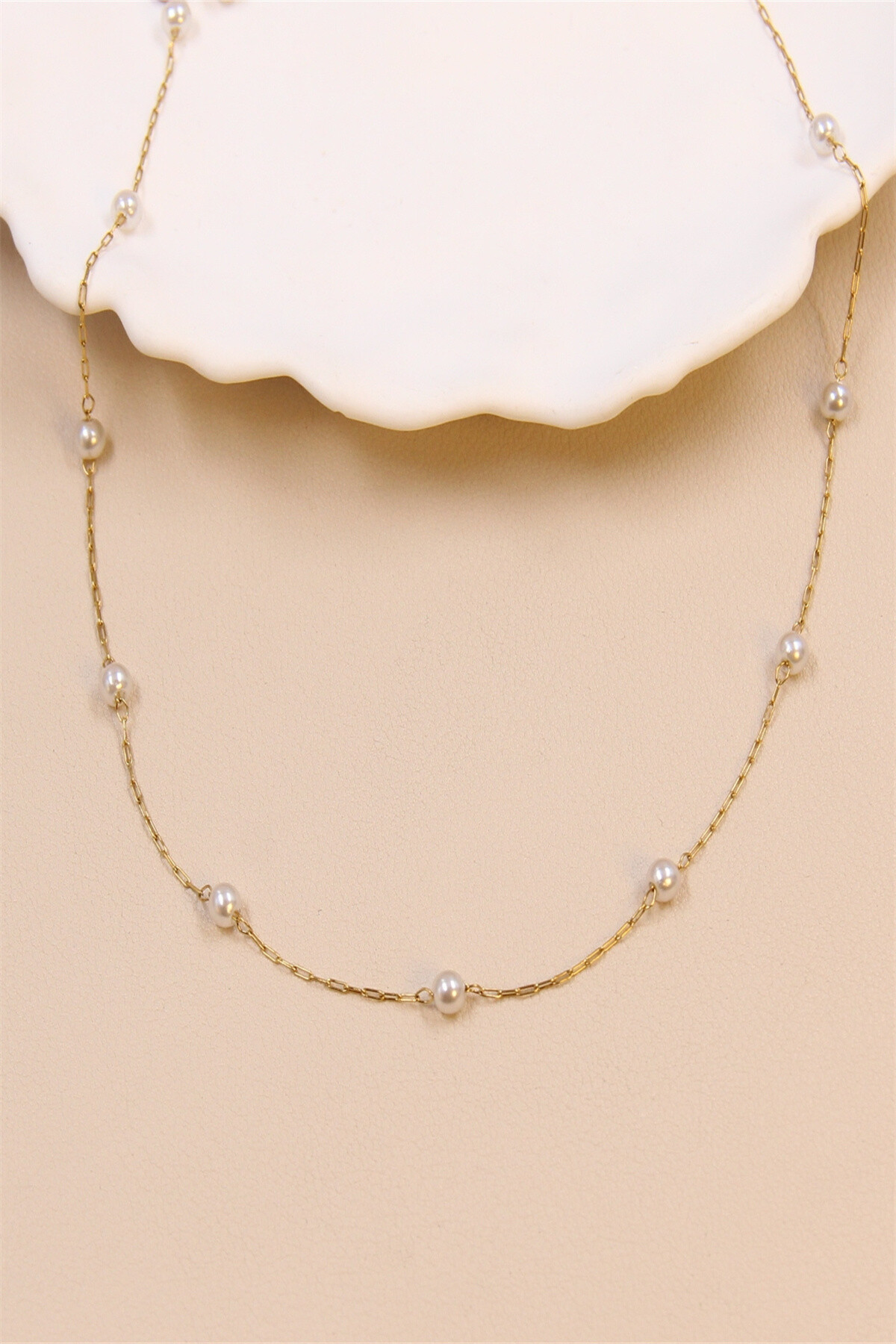 Grossiste Bellissima - Collier Élégance en Acier Inoxydable avec Perles Blanches