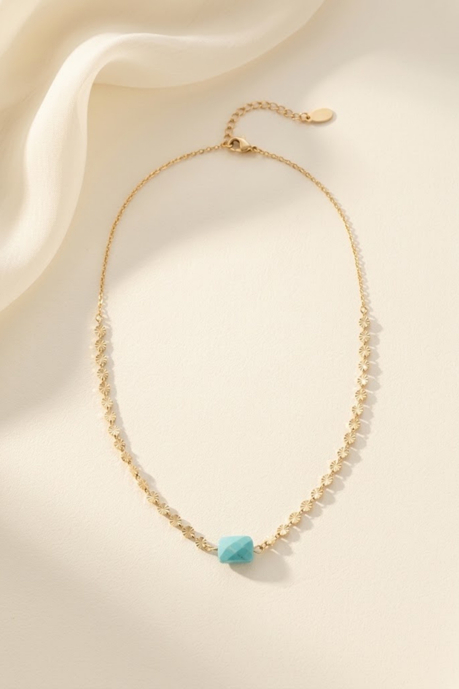Grossiste Bellissima - Collier à motifs rayonnants et détail turquoise facetté en acier inoxydable