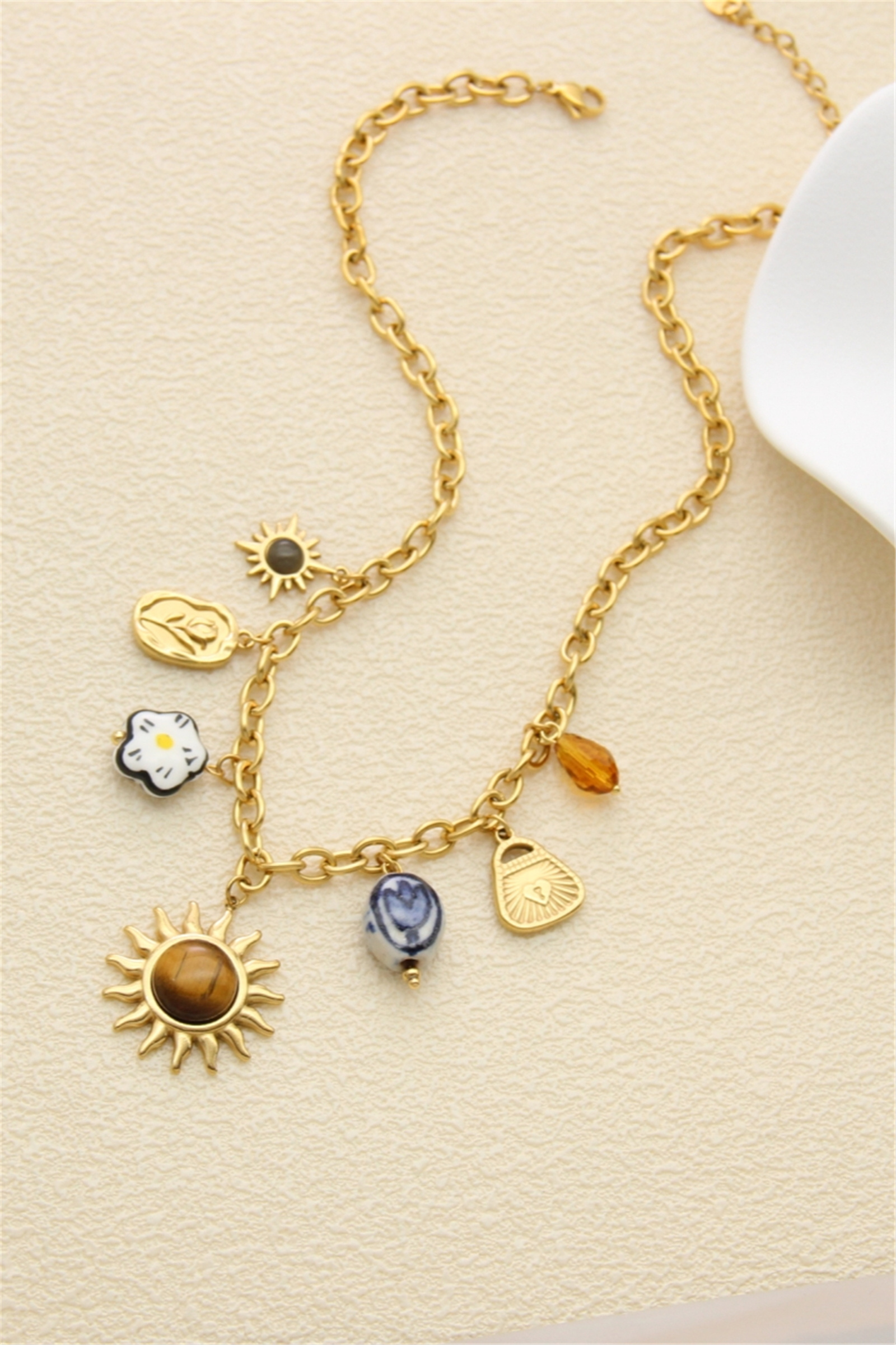 Grossiste Bellissima - Collier Soleil & Charms Bohèmes – Acier Inoxydable Doré