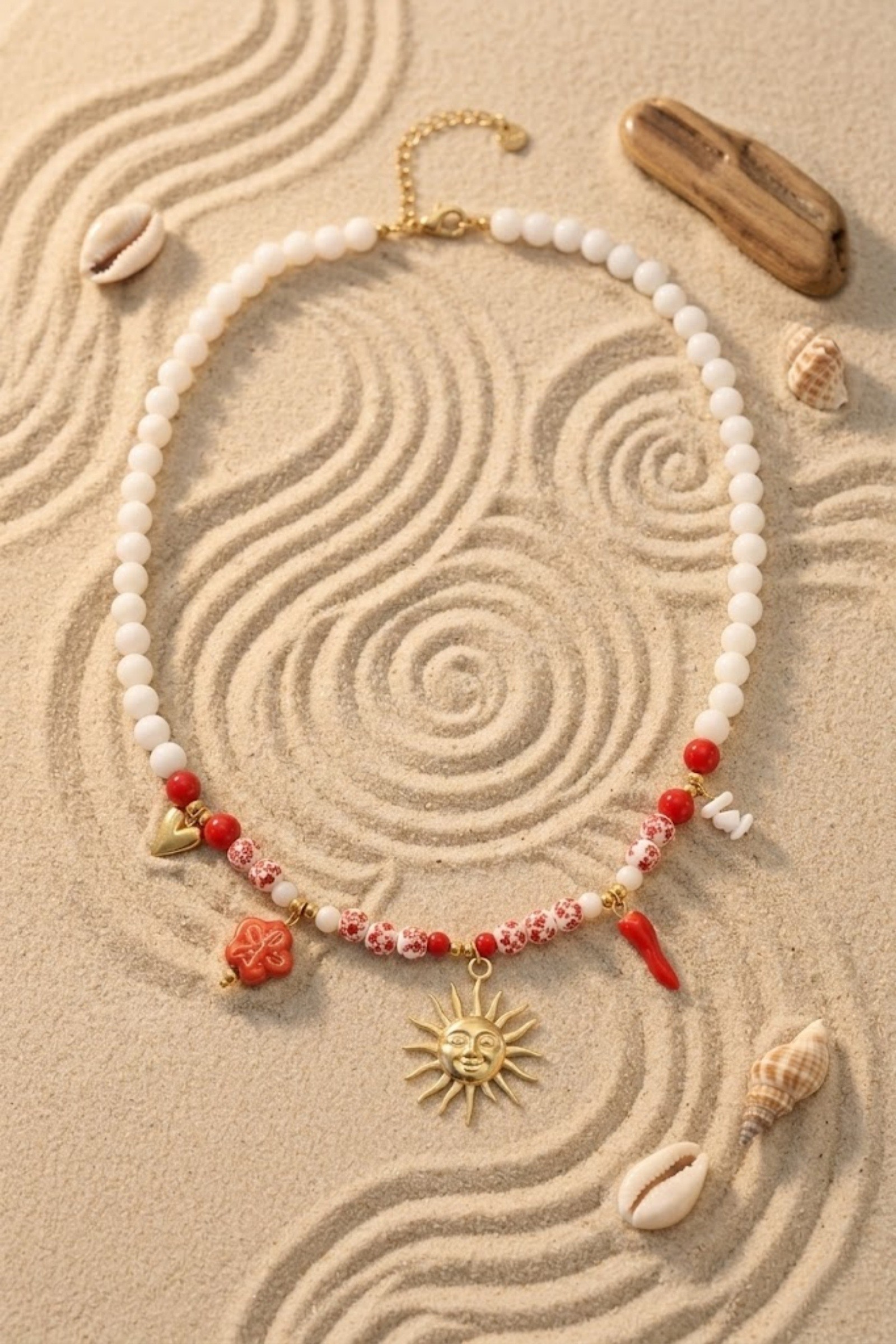 Grossiste Bellissima - Collier Perles Charms Soleil – Acier Inoxydable Doré