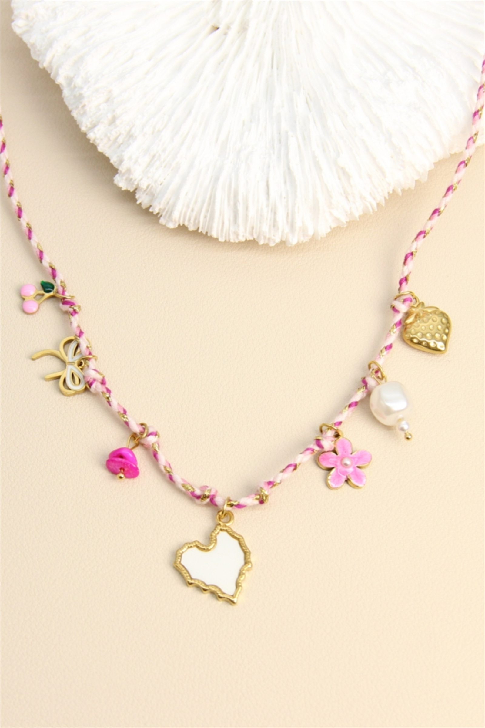 Grossiste Bellissima - Collier Rose en Acier Inoxydable & Charms Romantiques