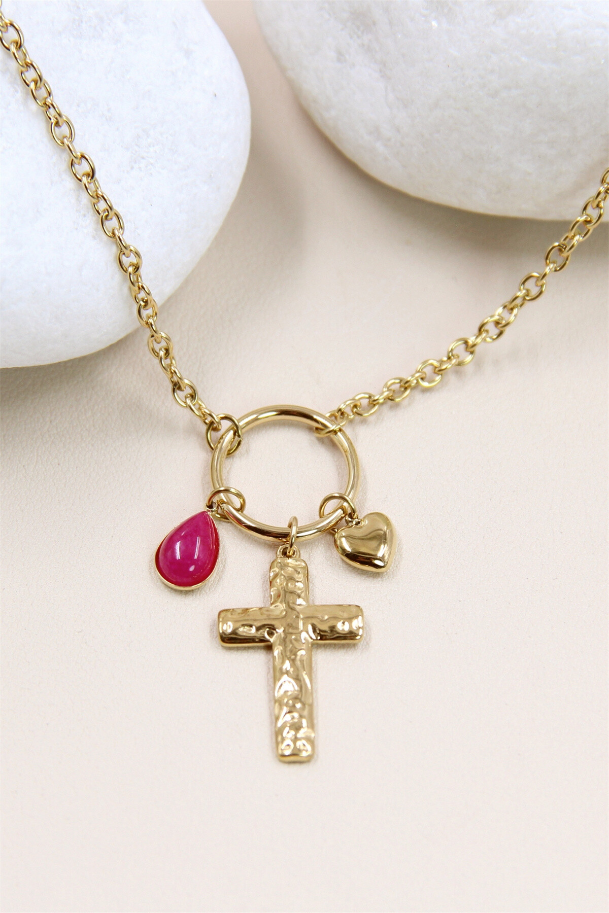 Wholesaler Bellissima - Stainless steel cross necklace - Elegance and symbolism