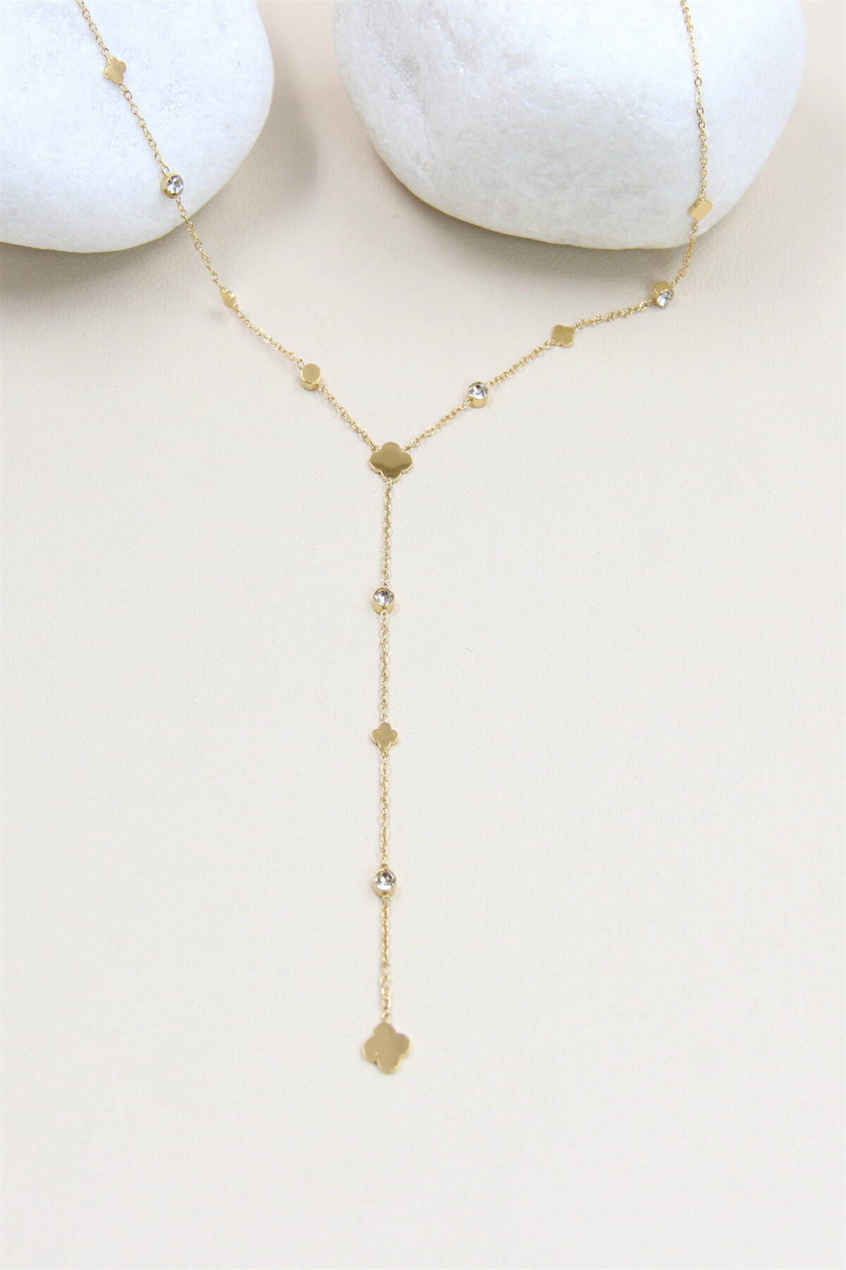 Wholesaler Bellissima - Stainless steel necklace with scintillating clovers and stones