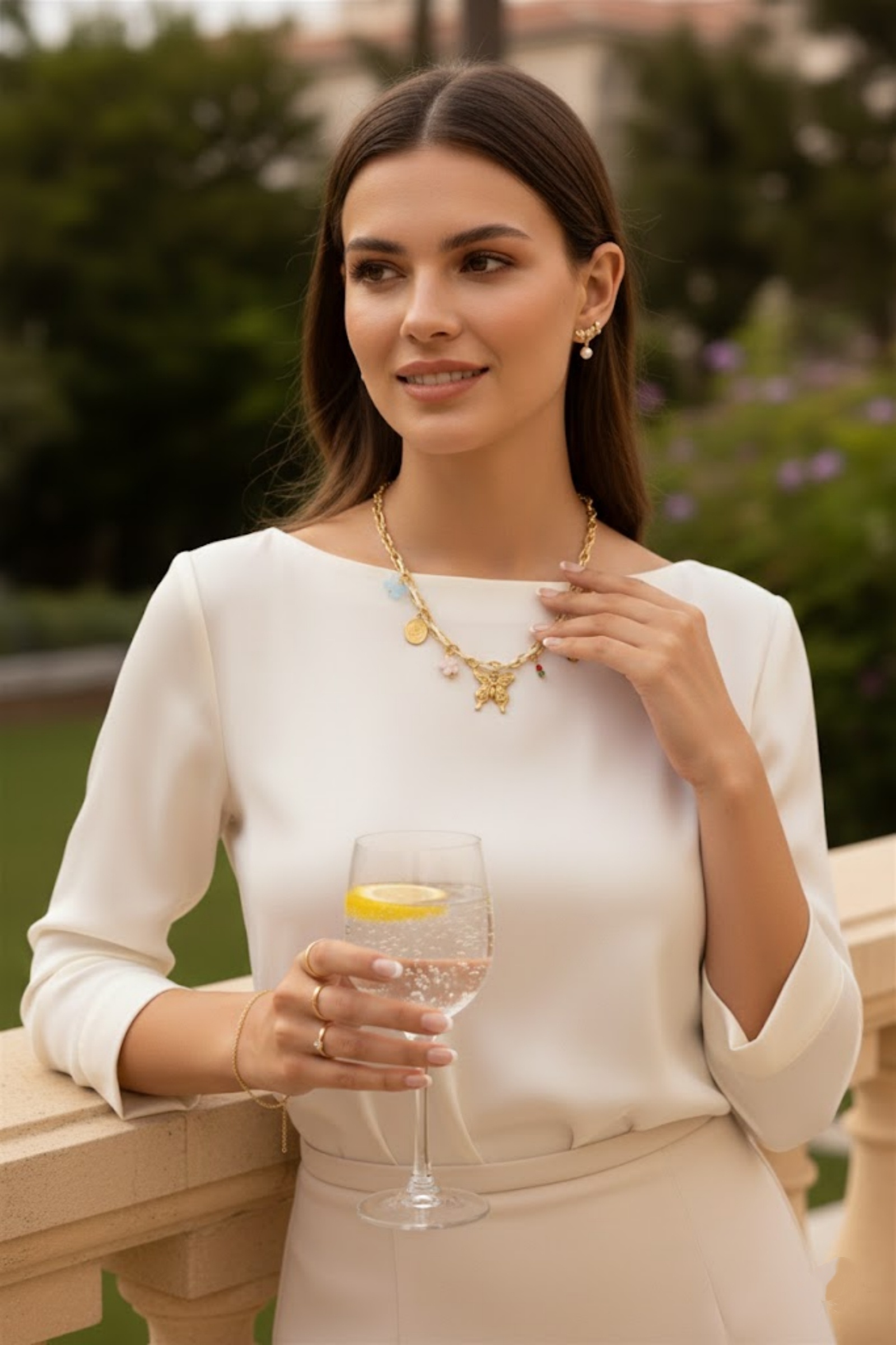 Grossiste Bellissima - Collier papillon doré avec pendentifs colorés en acier inoxydable