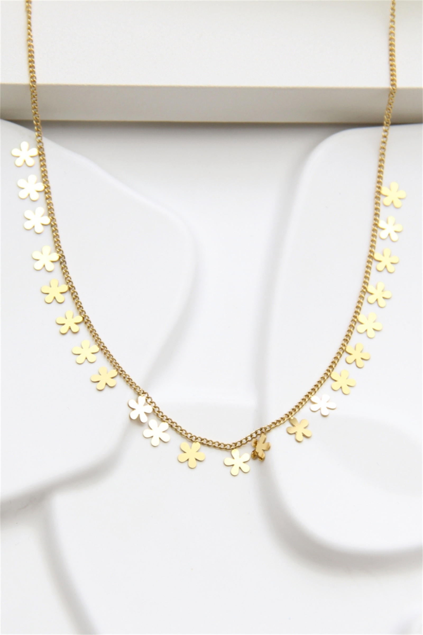 Grossiste Bellissima - Collier fleurs en acier inoxydable doré